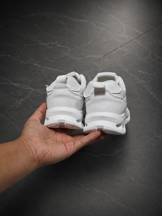 Erkaklar krossovkasi, 5 xil model, 35–39 razmer, barcha mavsum uchun sport oyoq kiyimi