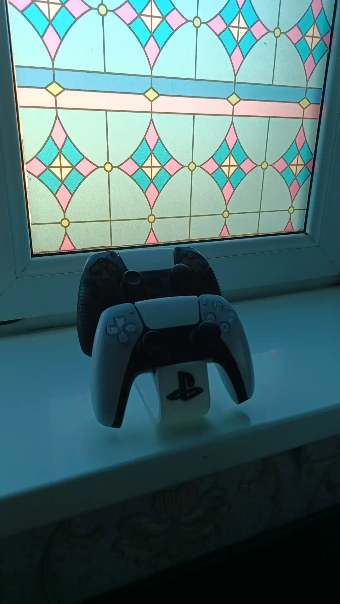Universal geympad stendi - PlayStation va Xbox uchun stol usti uchun mo'ljallangan