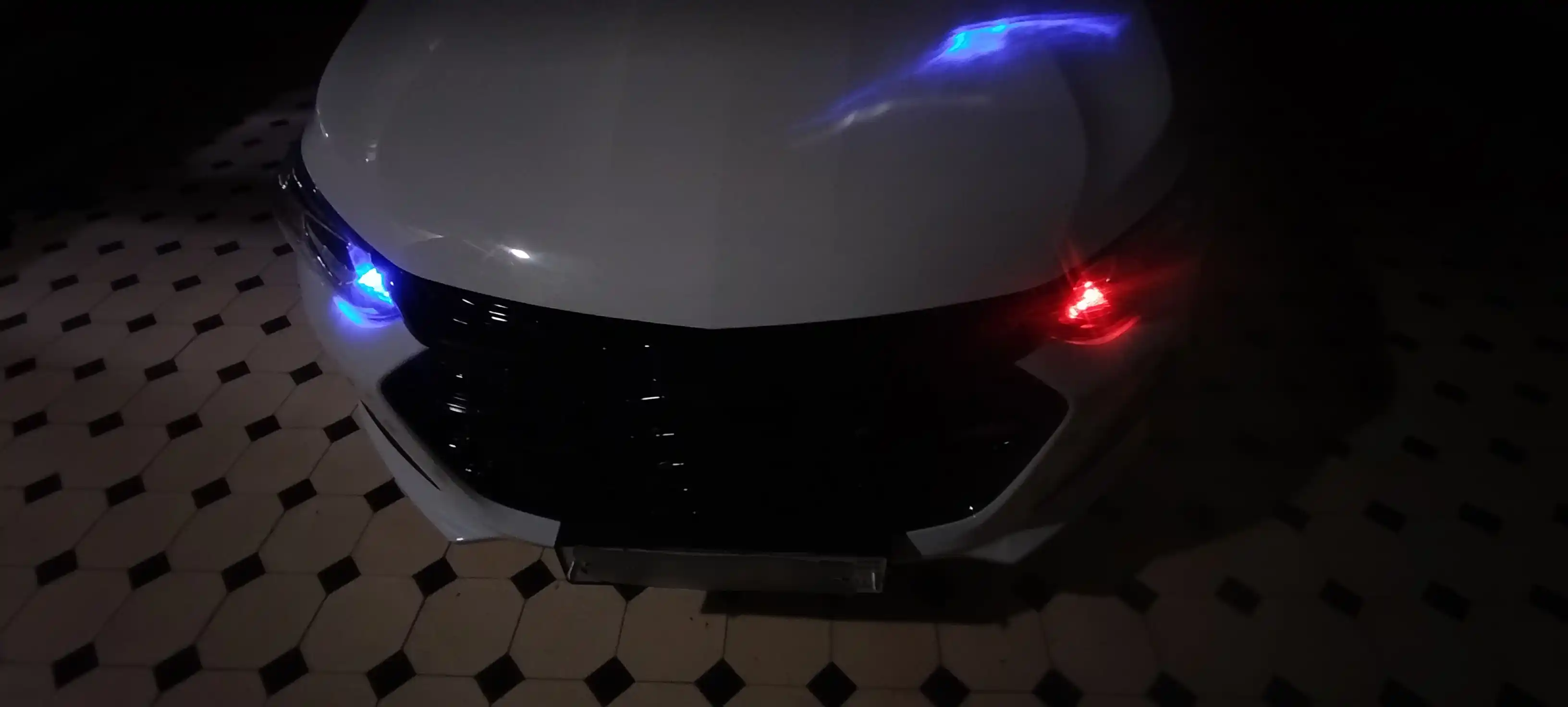 Avtomobil faralari uchun LED chiroq, 7xil rang, masofadan boshqarish pulti mavjud T10