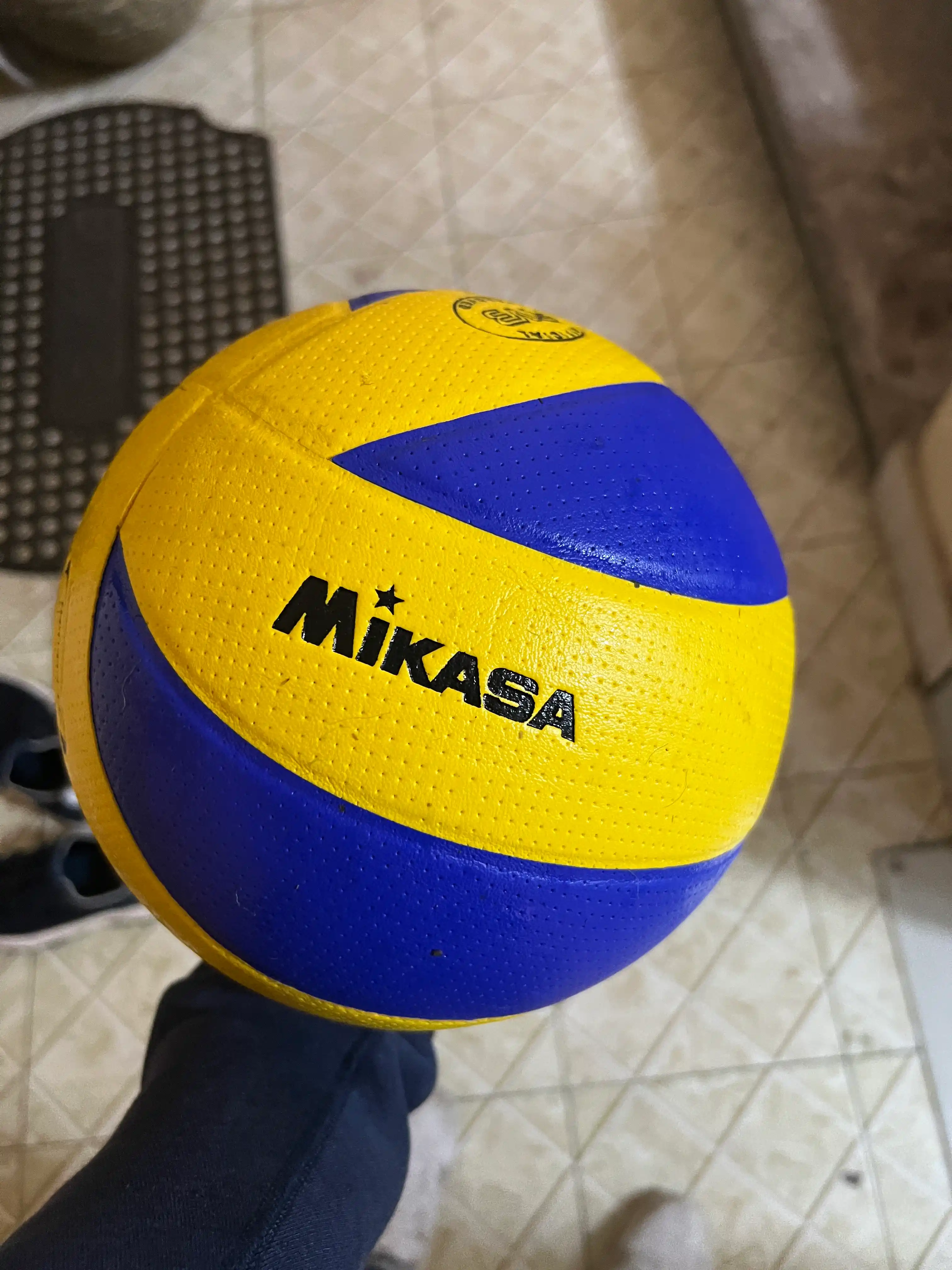 Voleybol to‘pi Mikasa №5 — mashg‘ulotlar va o‘yinlar uchun