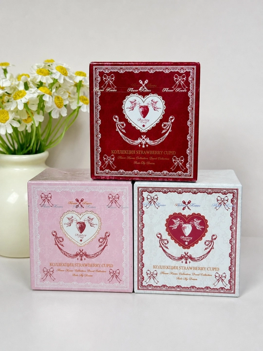 Flower Knows Strawberry Cupid lab kremi, baxmal-mat, V01–V09