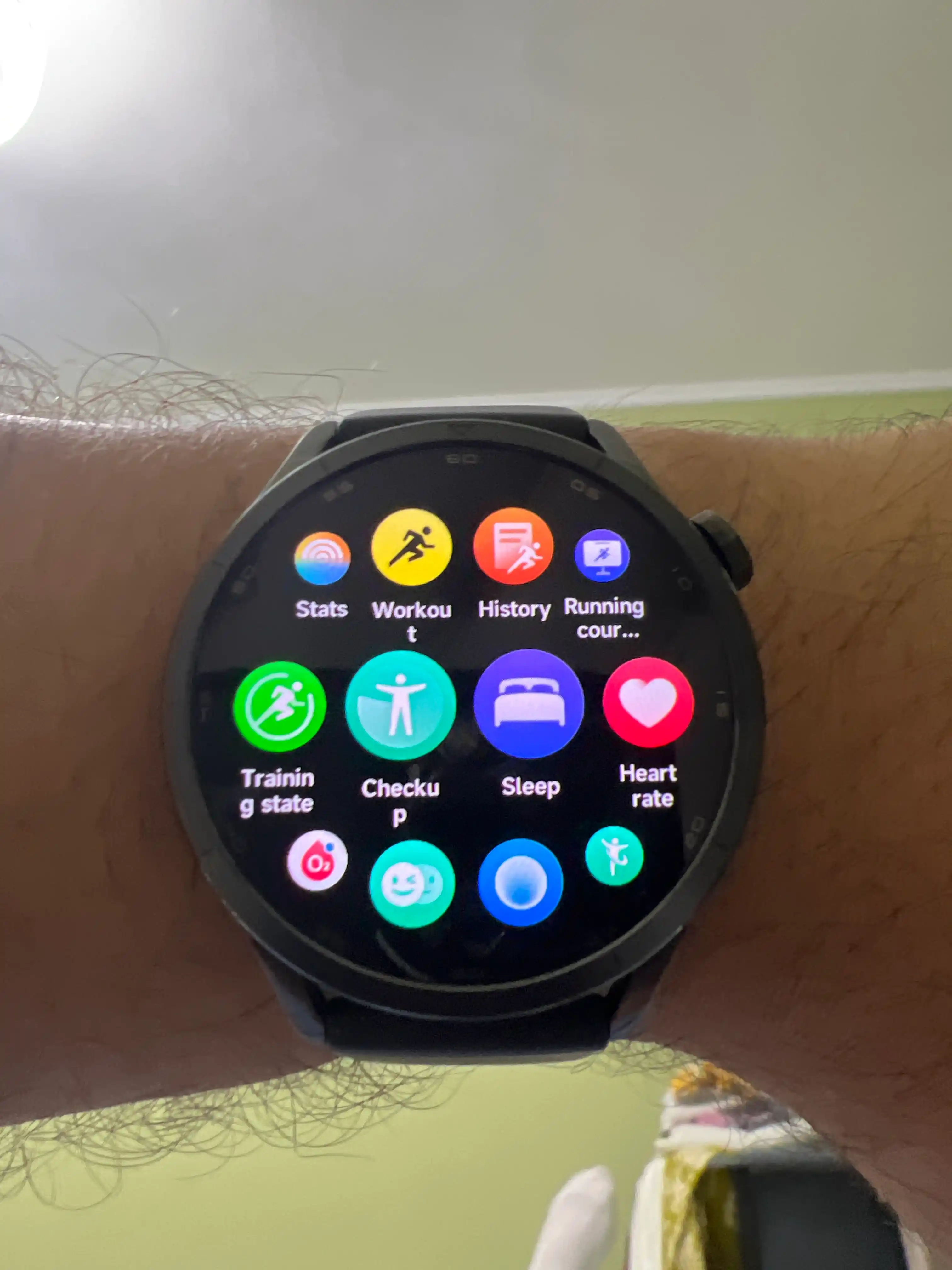 Xiaomi Watch S5 aqlli soati, zanglamaydigan po‘latdan yasalgan ramka; GNSS sputnik chipi