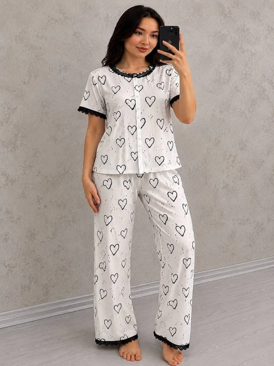 Ayollar uchun pijama to’plami, yumshoq, nafas oluvchi, qisqa yeng va sharvarli