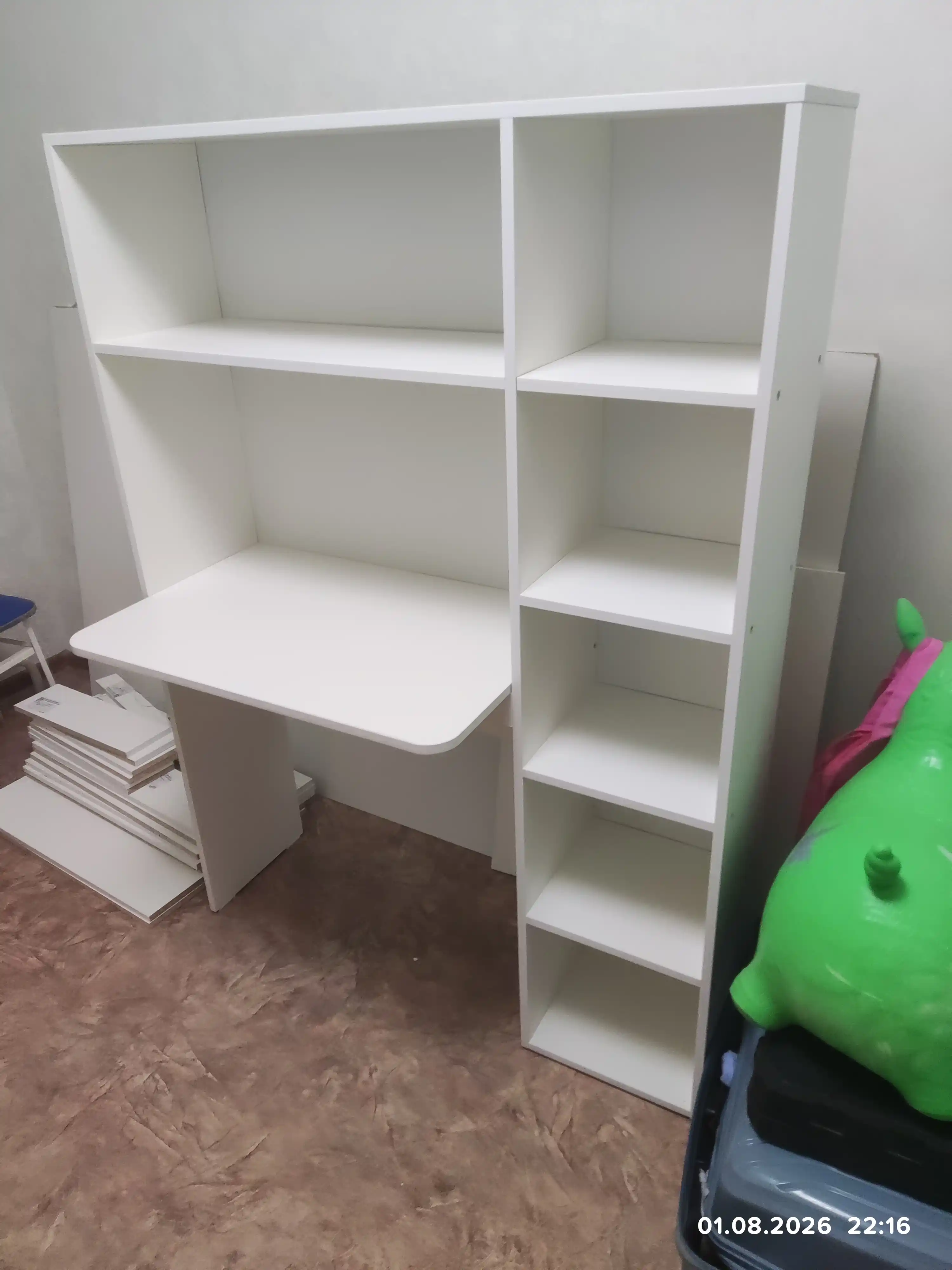 Mebelning choklarini qoplash uchun o‘zi yopishadigan qog‘oz