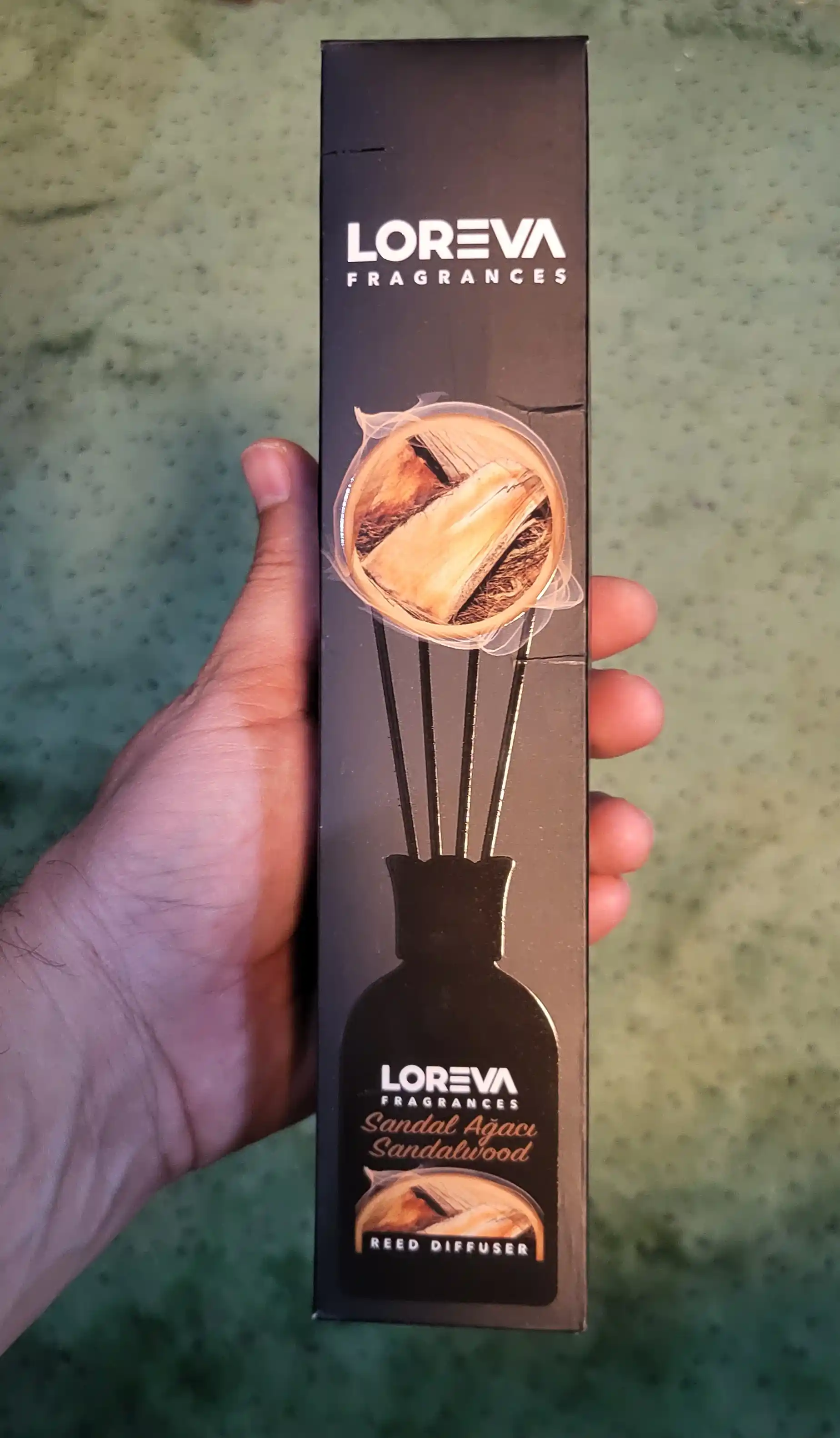 LOREVA Sandal daraxti 110 ml sovg'a bilan uy uchun aromadiffuzor