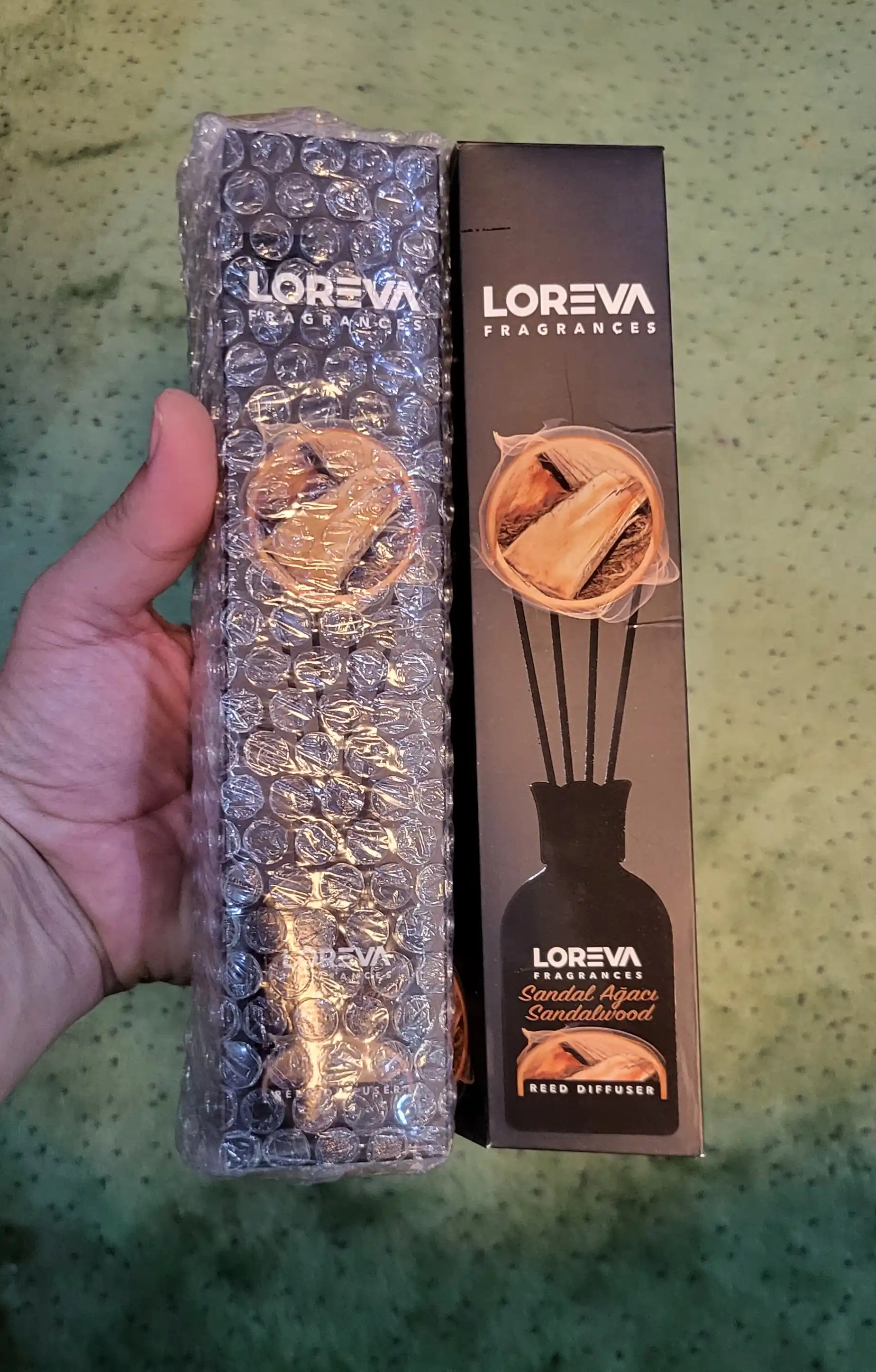 LOREVA Sandal daraxti 110 ml sovg'a bilan uy uchun aromadiffuzor