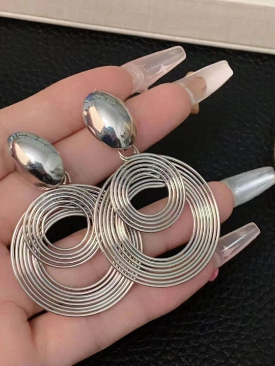 Серьги для женщин