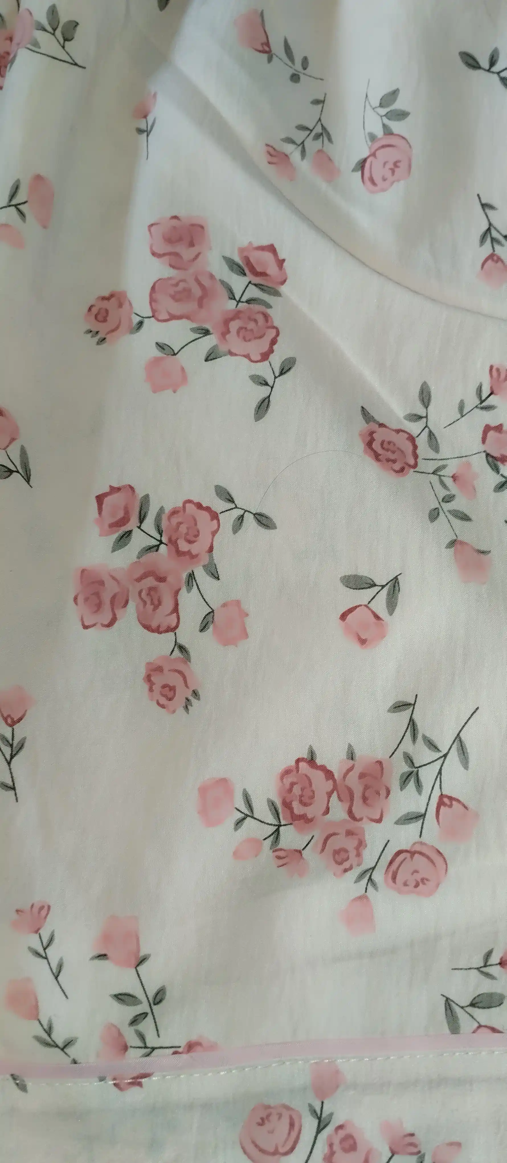 Ayollar pijamasi, uch qismli to‘plam, shim va shortik, uy kiyimi