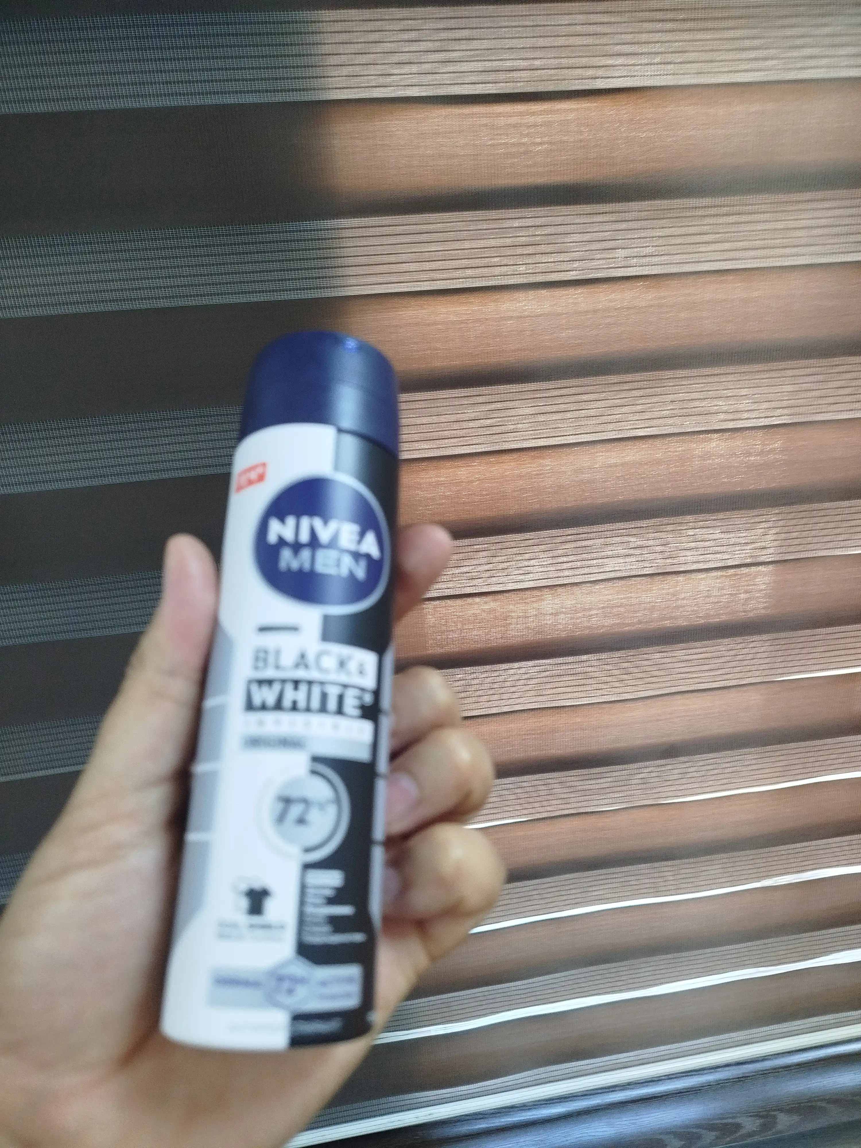 NIVEA MEN erkaklar uchun dezodorant sprey, qora va oq uchun ko'rinmas himoya, 150 ml