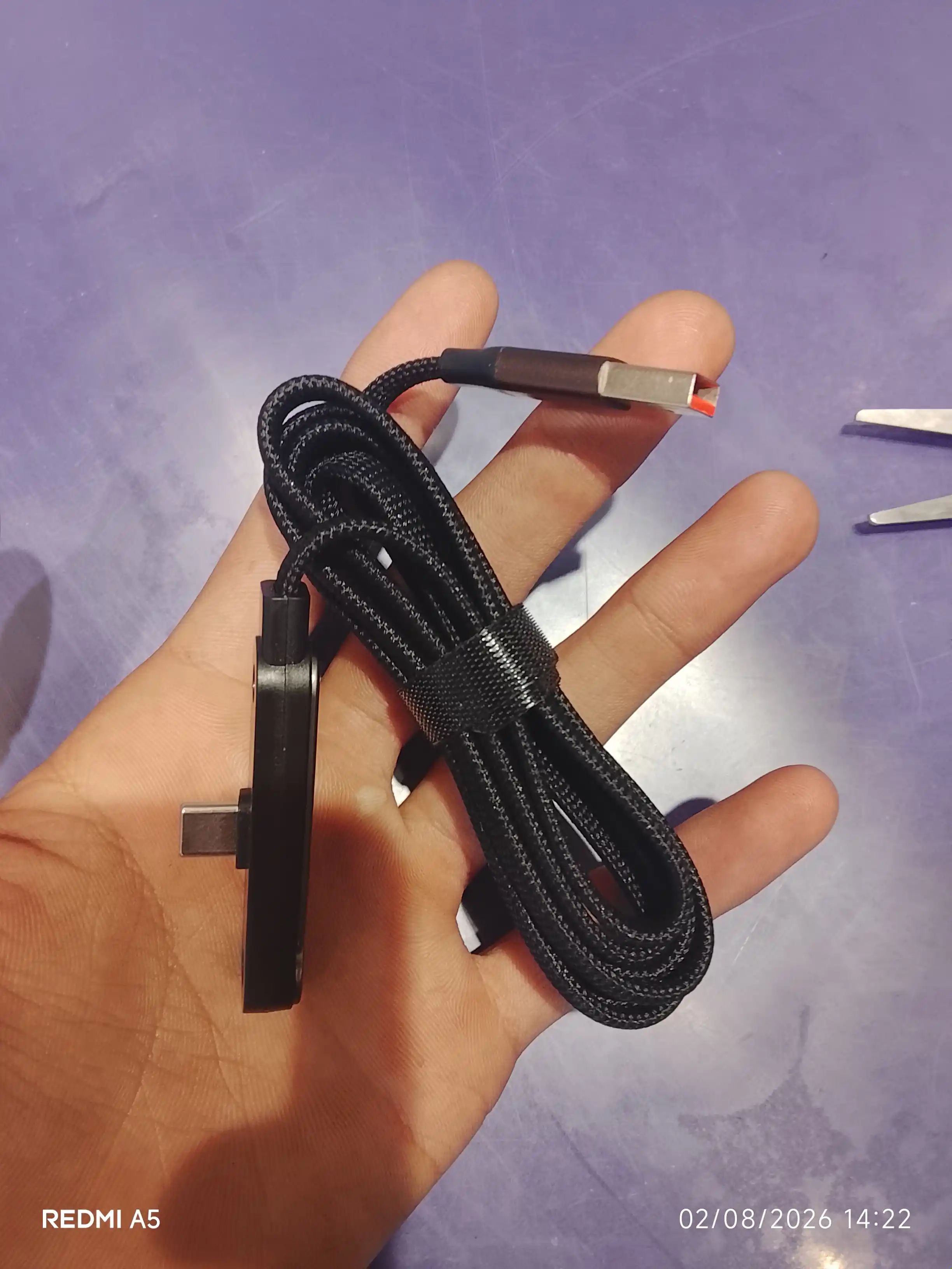 Кабель для зарядки телефона Type-C / USB → Type-C 240W со складной подставкой для телефона
