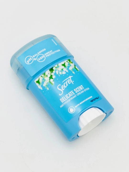 Ayollar uchun antiperspirant dezodorant Secret Delicate , 40 ml, 48 soatlik himoya