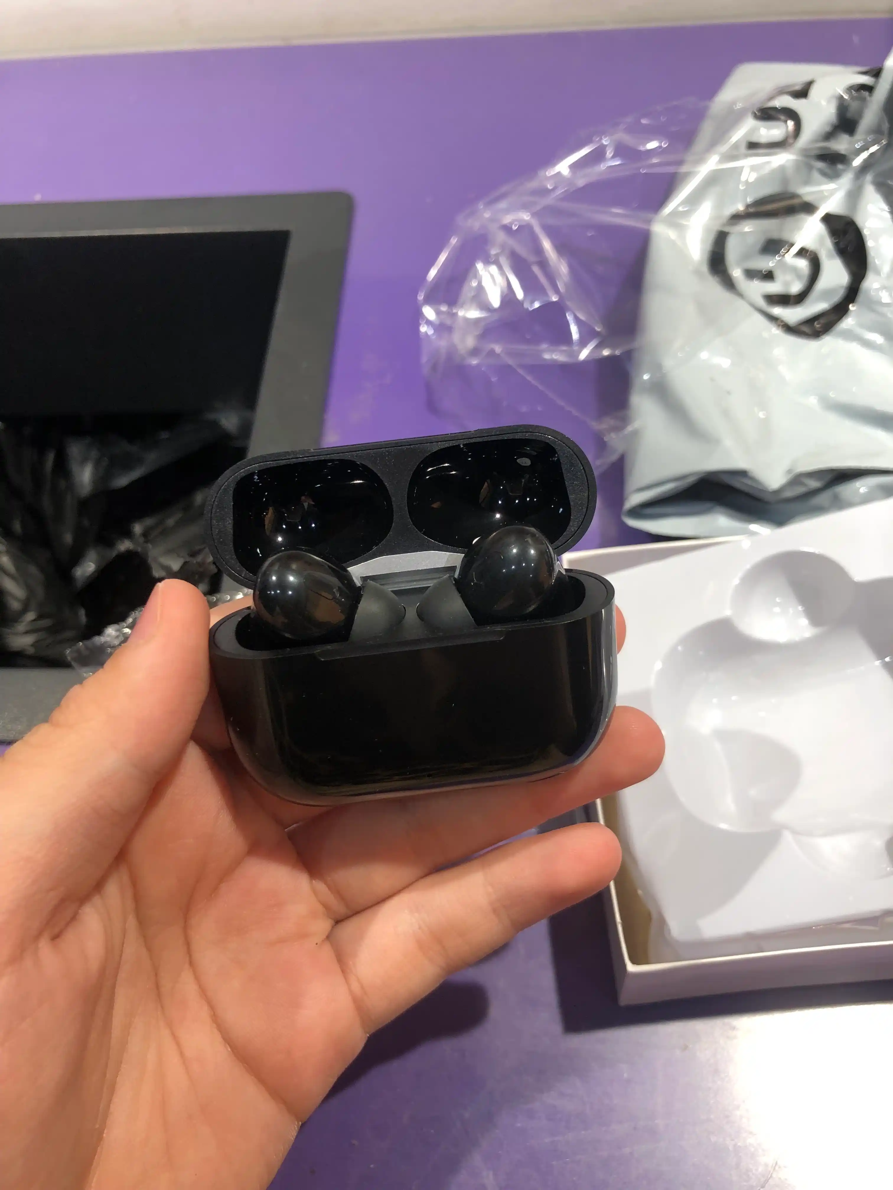 Simsiz quloqchinlar A.Pods Pro 2, A.Pods 3, sensorli boshqaruv, zaryadlash kabeli bilan