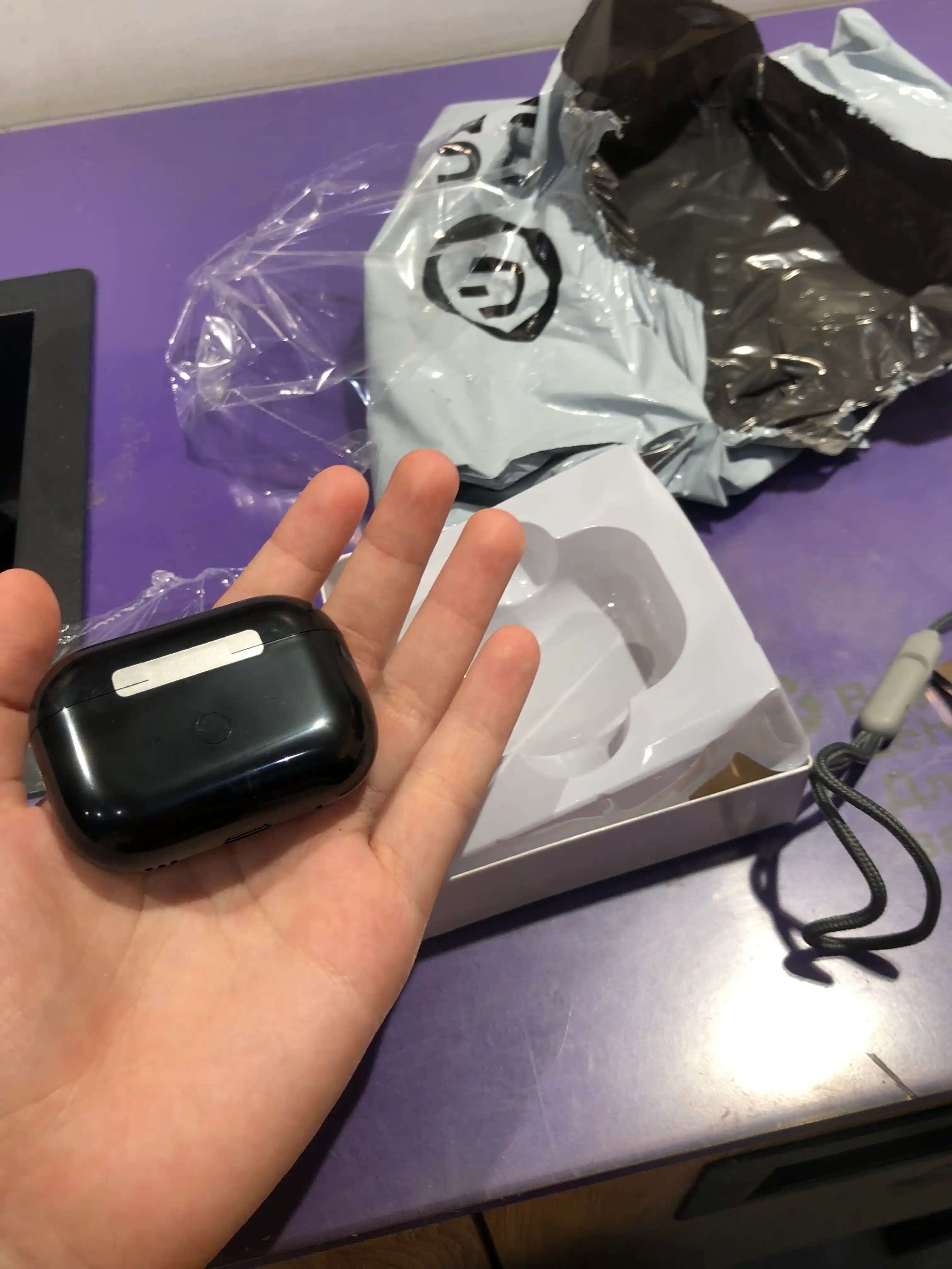 Simsiz quloqchinlar A.Pods Pro 2, A.Pods 3, sensorli boshqaruv, zaryadlash kabeli bilan