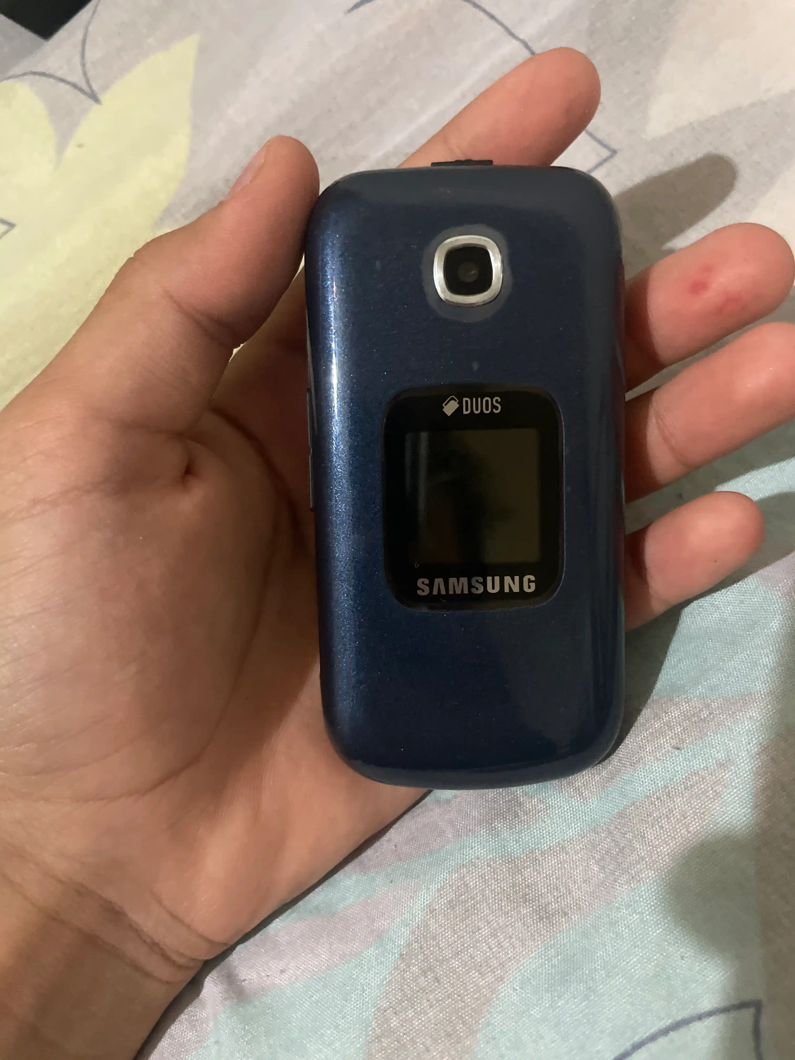 Кнопочный телефон Samsung Gusto 3 GM-B311V
