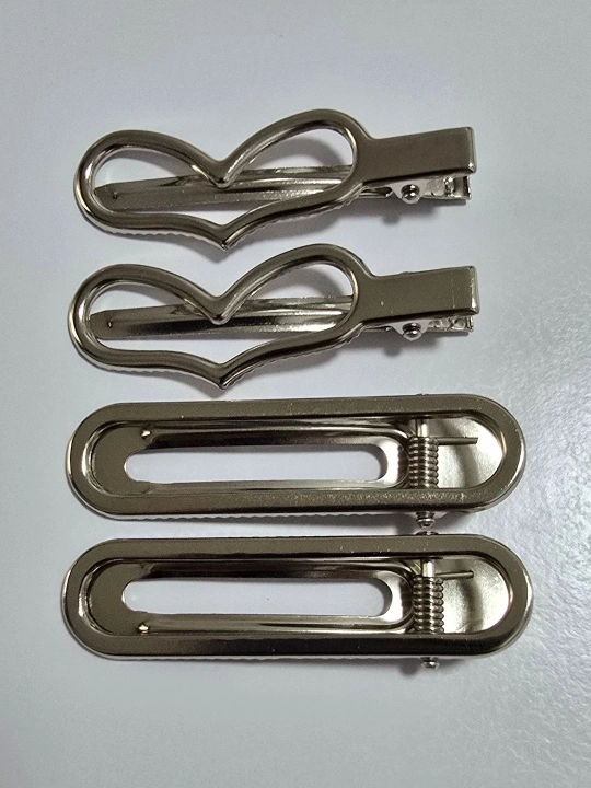 Koreys uslubidagi metall zakolkalar to‘plami - 