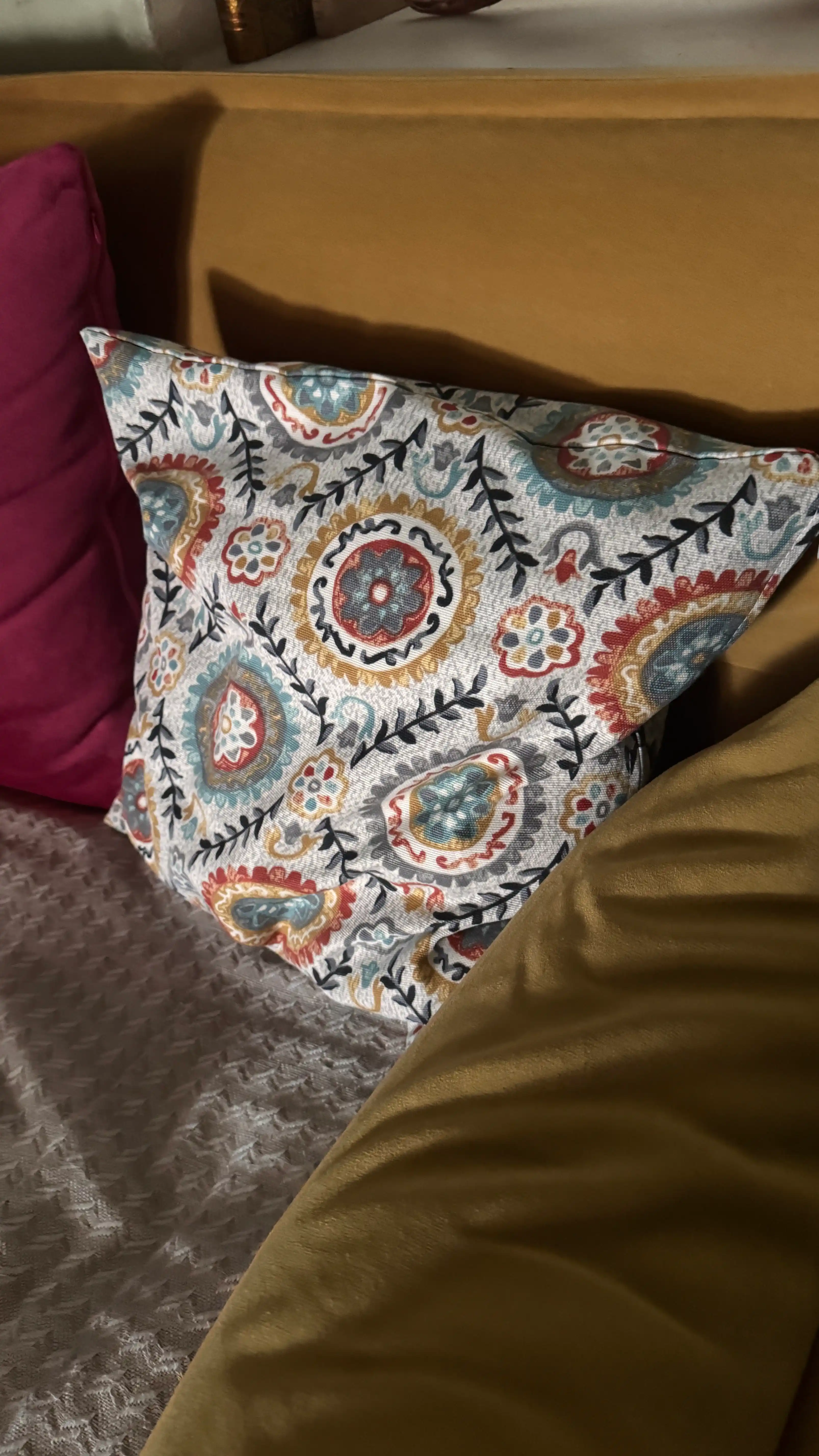 Dekorativ yostiqcha Ikat stilidagi kvadrat, 40x40 sm