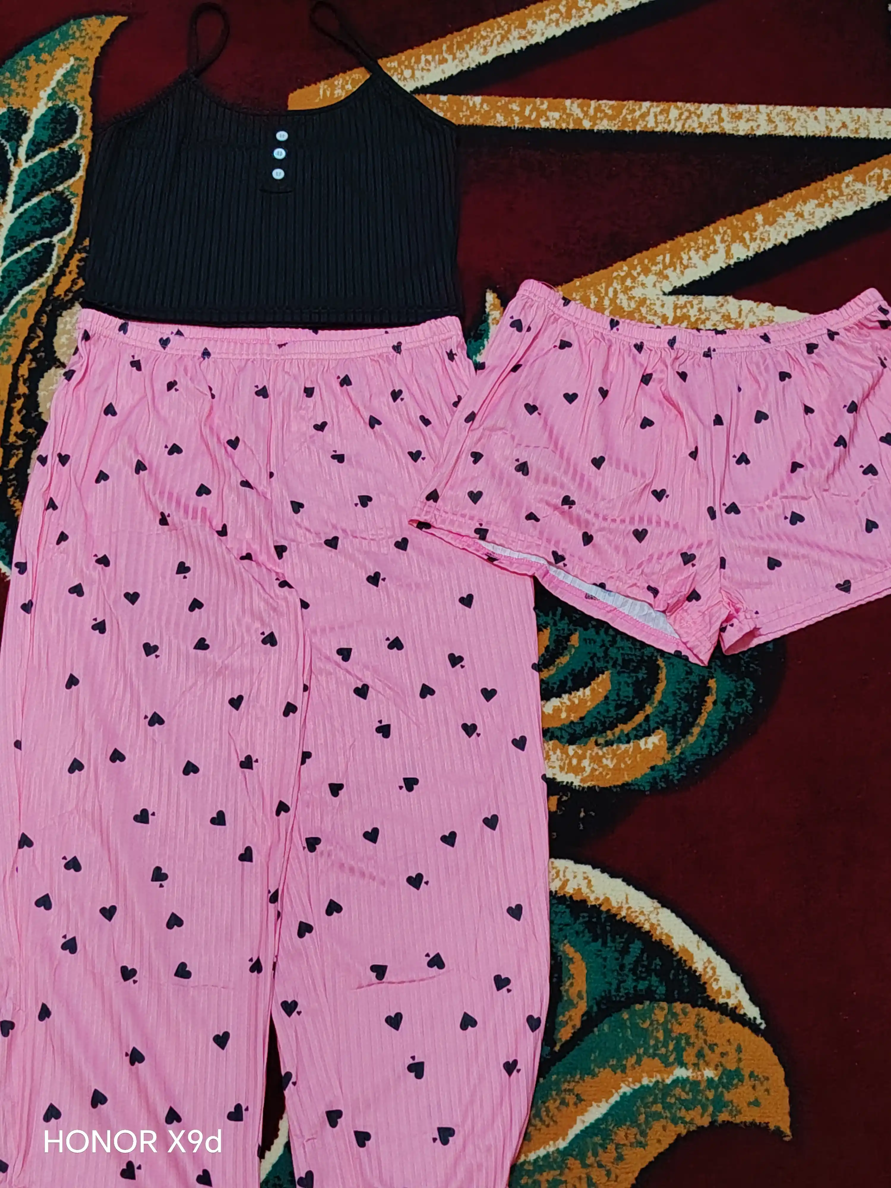 Ayollar pijamasi, 3 ta 1 da, tungi pijama