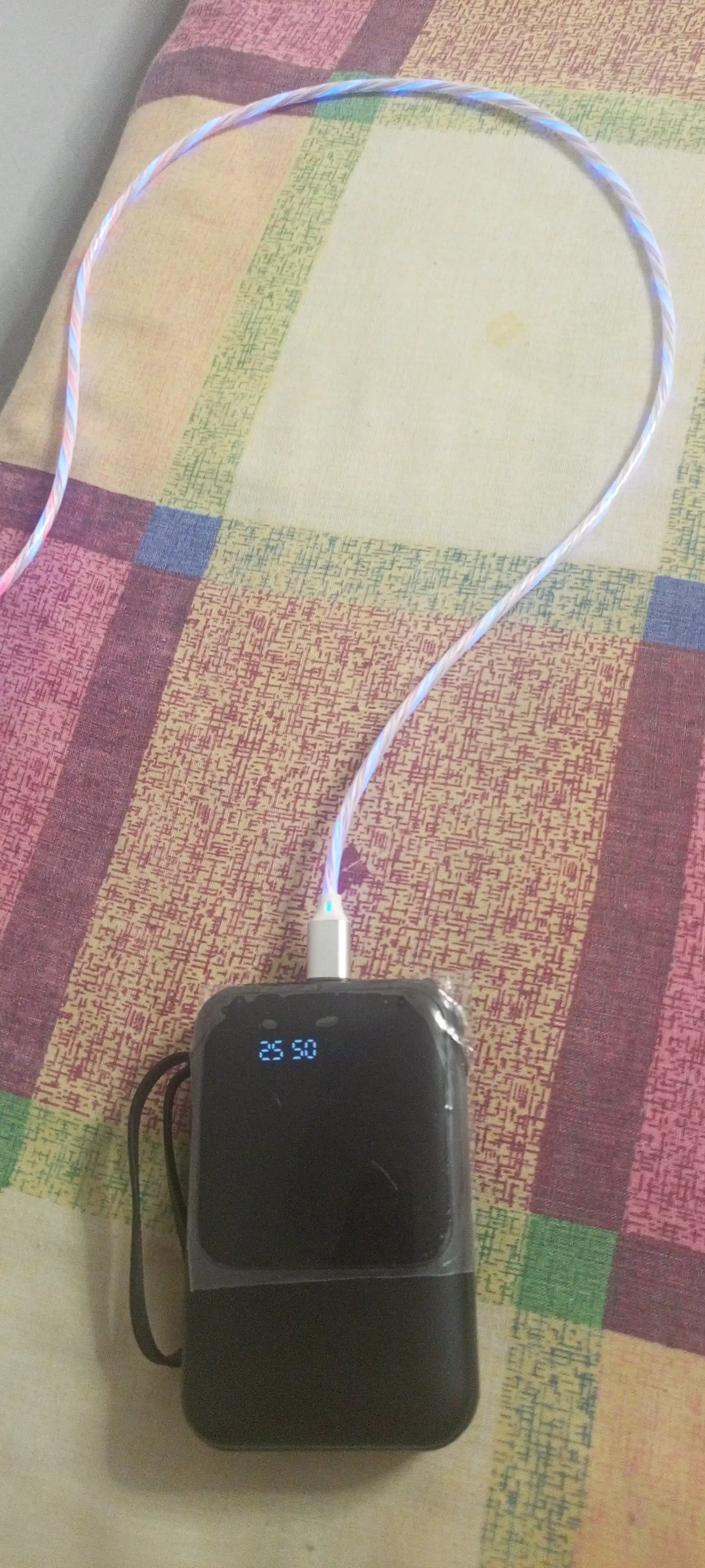 Tashqi akkumulyator power bank iPhone, Android uchun
