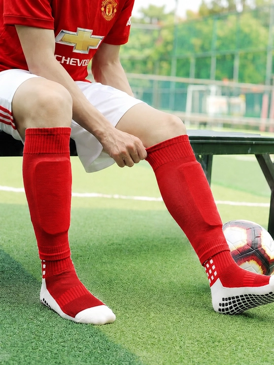 Futbol anjomlari to'plami, 7 tasi 1 da, 5 tasi 1 da, getra, paypoq, qalqon, sumka, teyp