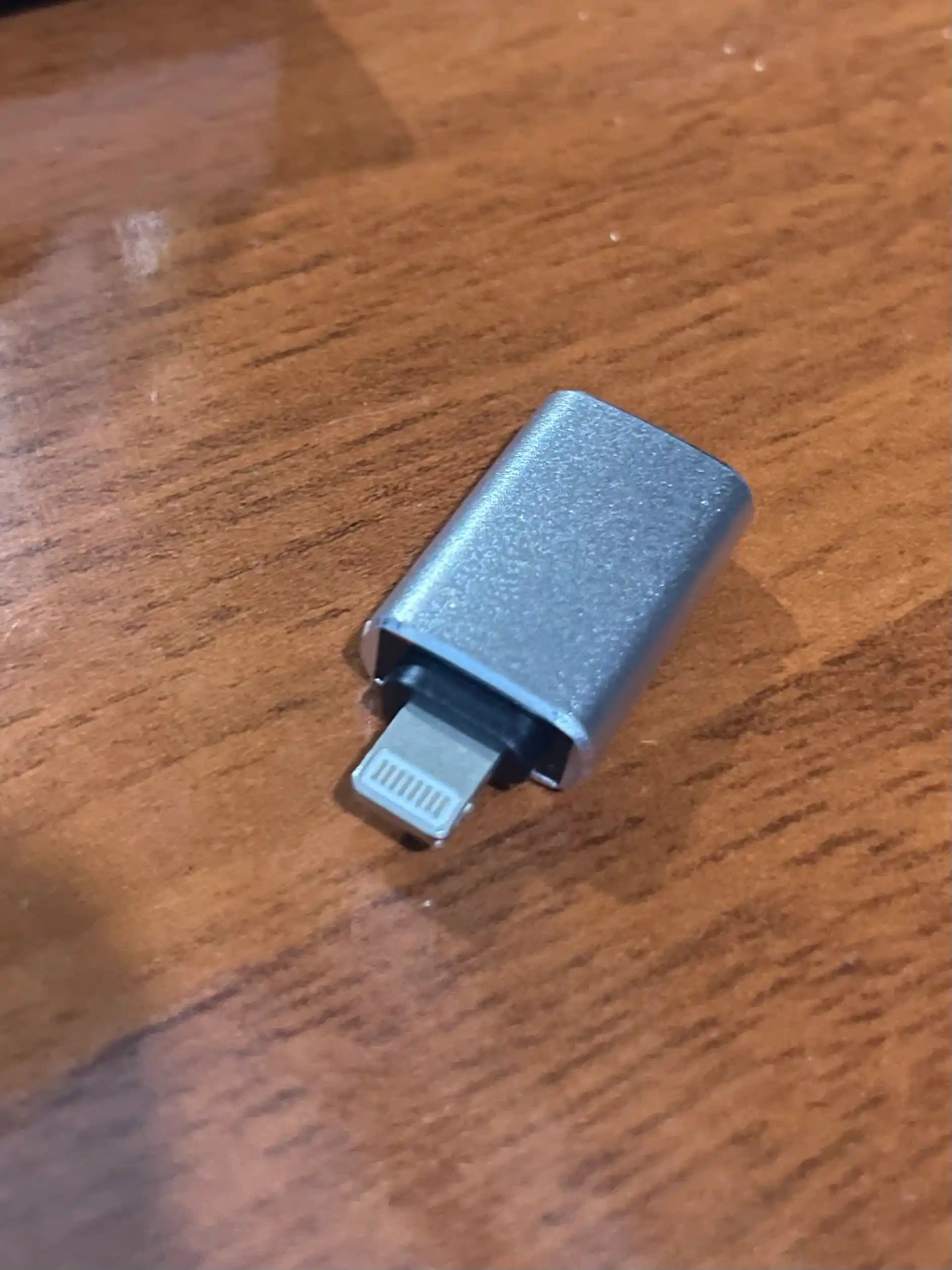USB Type-C, USB Micro va USB Lightning adapteri
