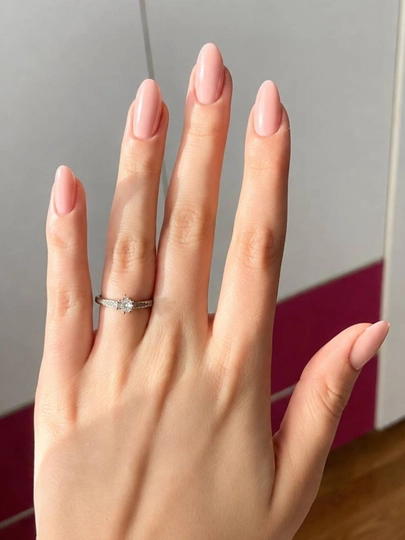 "LuxNail: Har xil rang va shakldagi sun'iy tirnoqlar to'plami – mukammal go'zallik!"