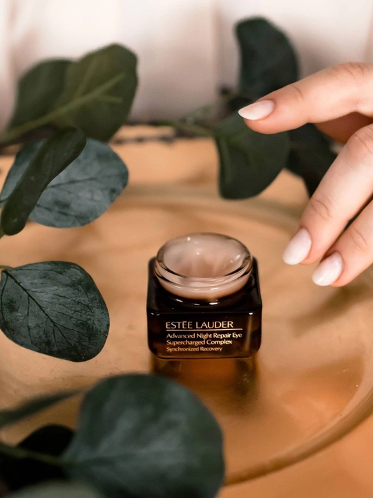 Крем для кожи вокруг глаз Estée Lauder, против темных кругов и морщин, 15 мл