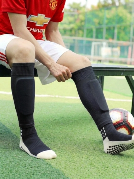 Futbol anjomlari to'plami, 7 tasi 1 da, 5 tasi 1 da, getra, paypoq, qalqon, sumka, teyp
