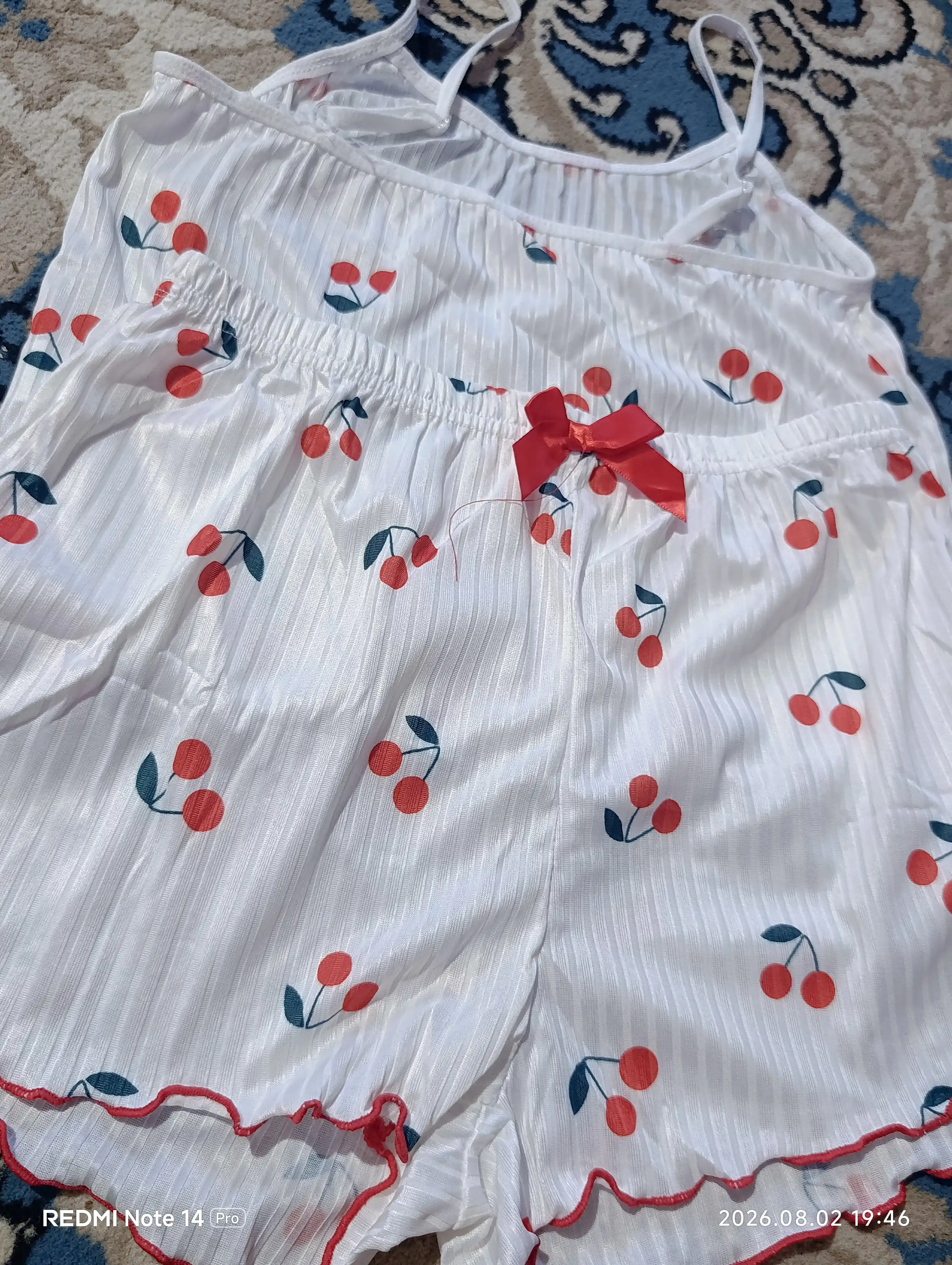 Ayollar pijamasi shortiklar bilan to‘plamda, uy kiyimi, turli o‘lchamlarda