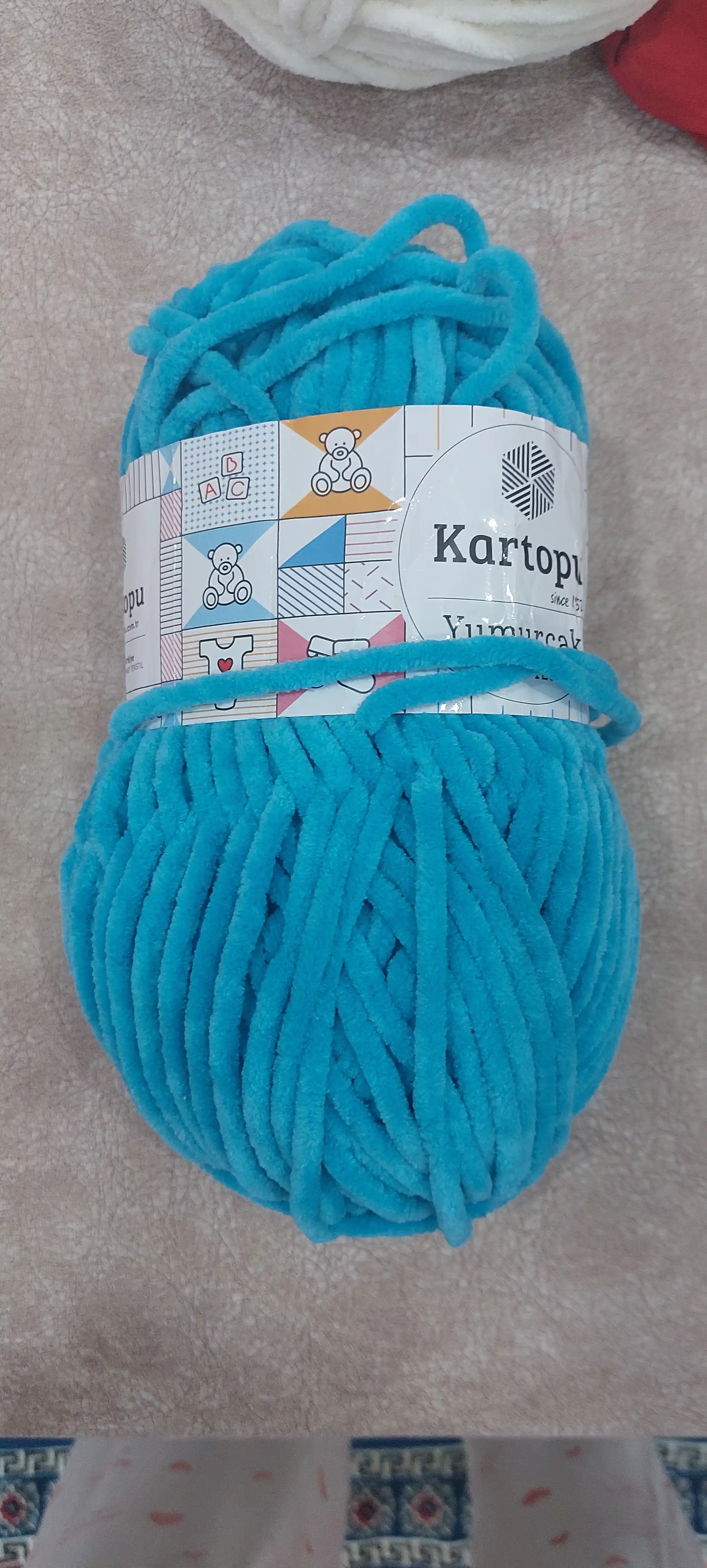 Kartopu Yumurcak, 100% полиэстер, 100 гр, 120 м, плюшевая пряжа, для вязания