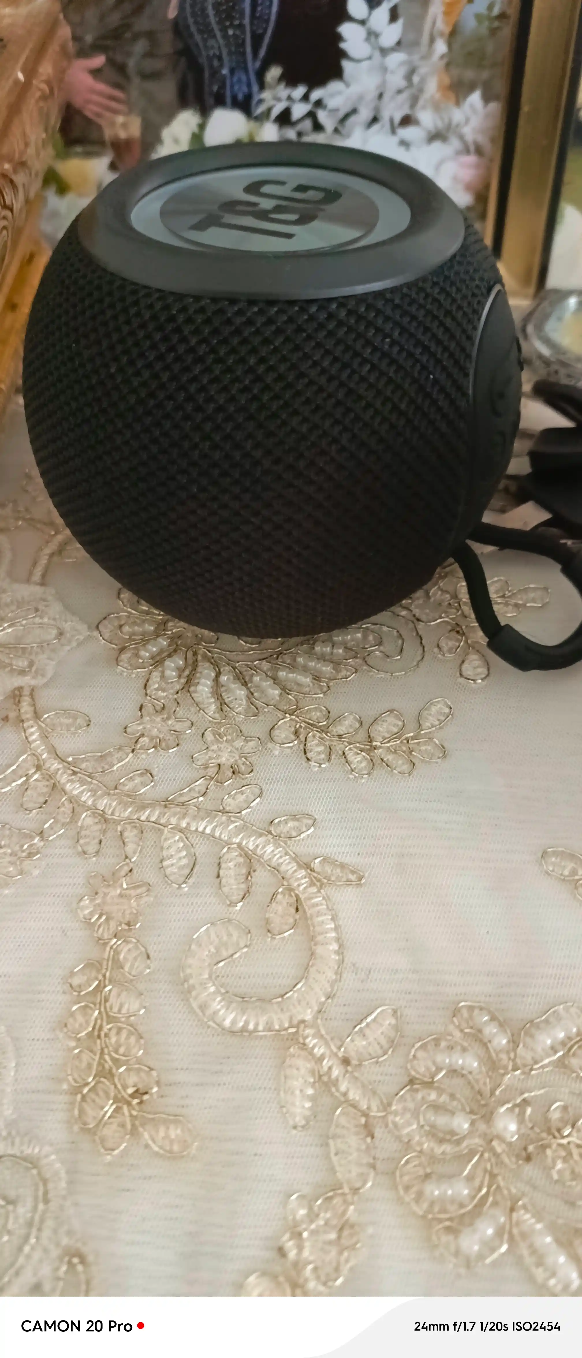 Kolonka simsiz, portativ akustika tizimi, RGB yoritgich bilan, Bluetooth