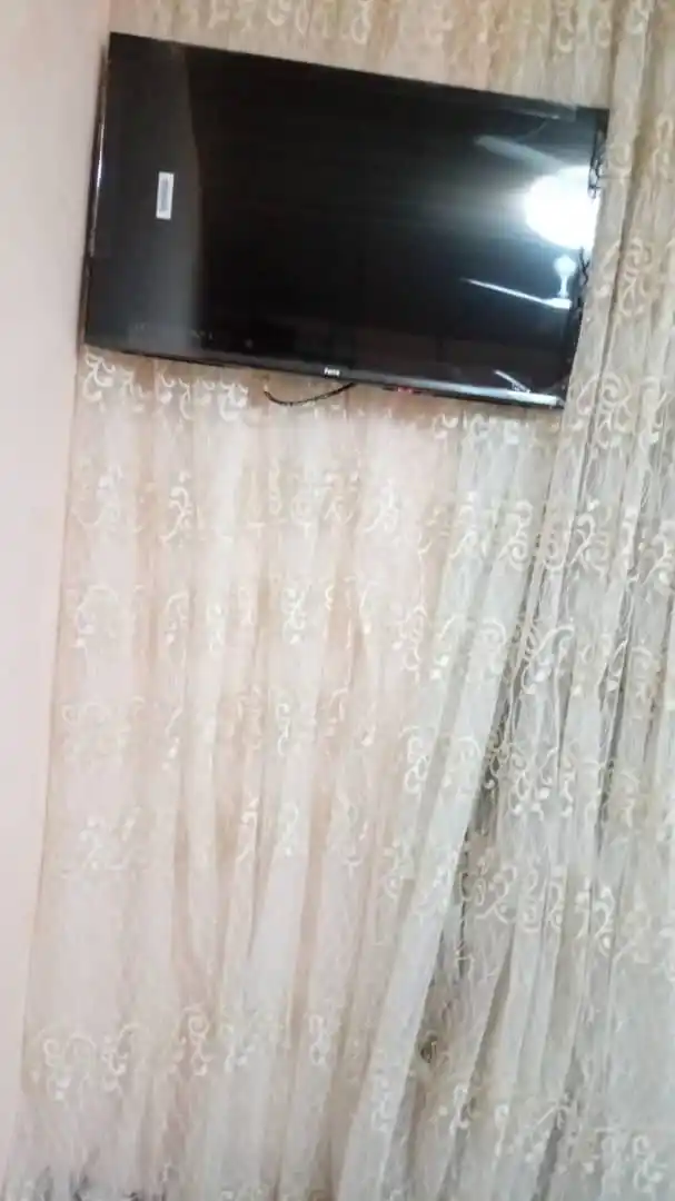 Смарт телевизор FERRE 43" с AI функциями, FHD, LED с поддержкой цифрового ТВ, HDMI и USB