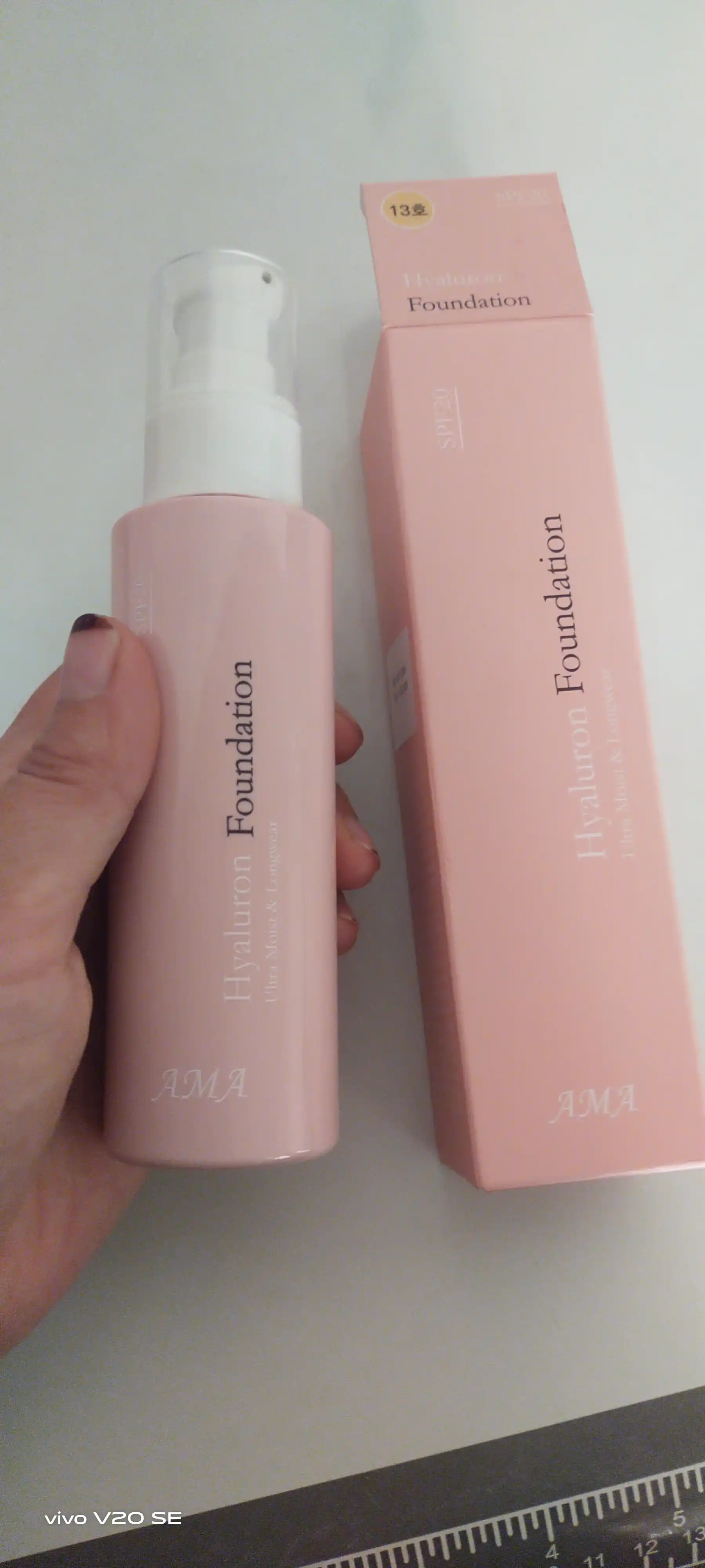 Tonal kremi AMA Hyaluron Foundation, gialuron kislotali, namlantiruvchi, 110 ml