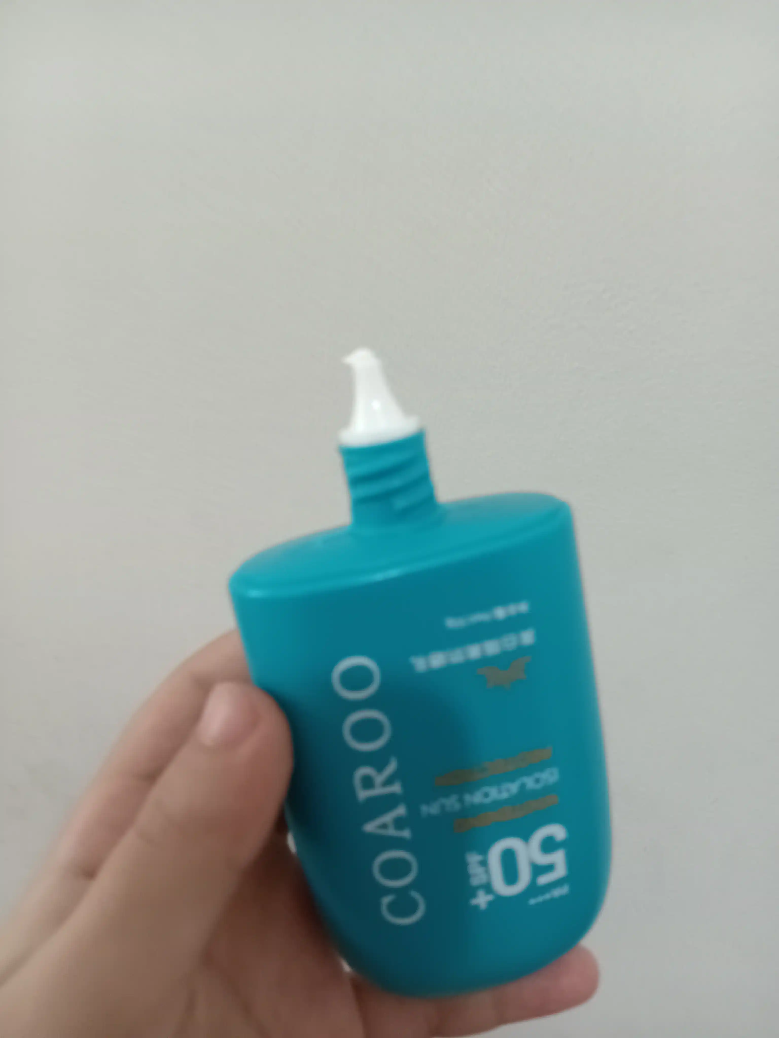 Yuz uchun SPF 50 namlantiruvchi quyoshdan himoyalovchi krem