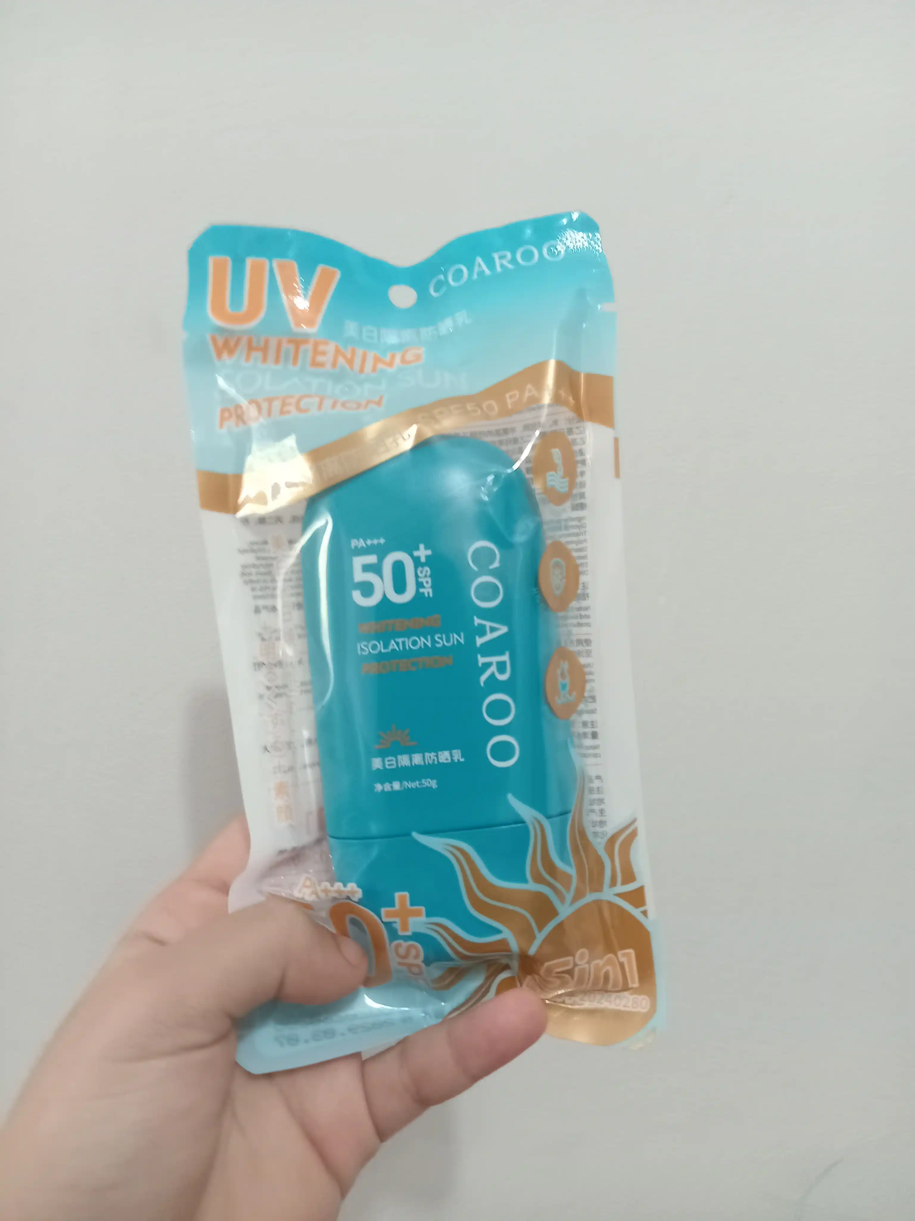 Yuz uchun SPF 50 namlantiruvchi quyoshdan himoyalovchi krem
