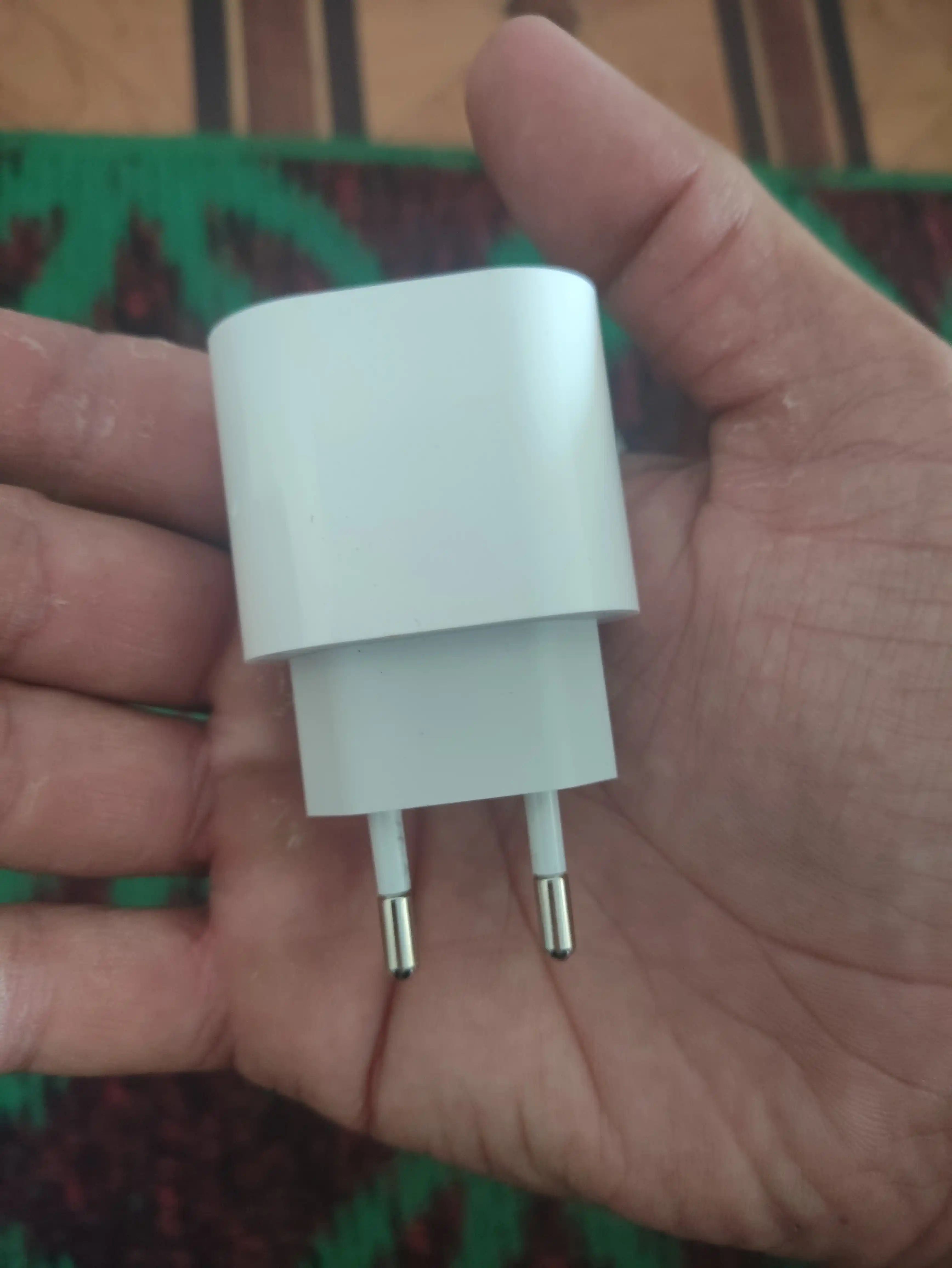 Зарядка для iPhone 20W быстрое зарядное устройство USB-C iPhone 11 ,12,13,14,15,16,17