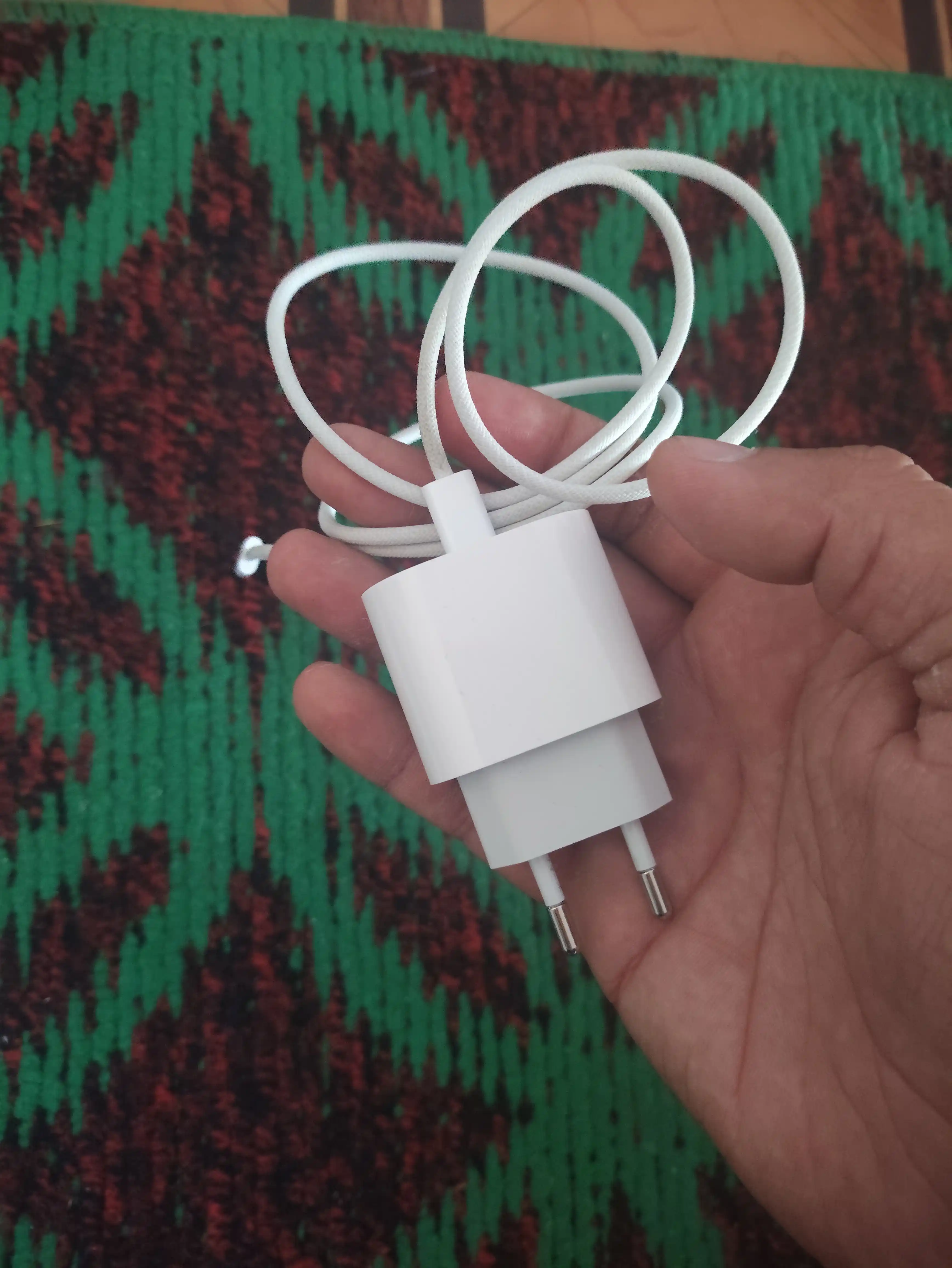 Зарядка для iPhone 20W быстрое зарядное устройство USB-C iPhone 11 ,12,13,14,15,16,17