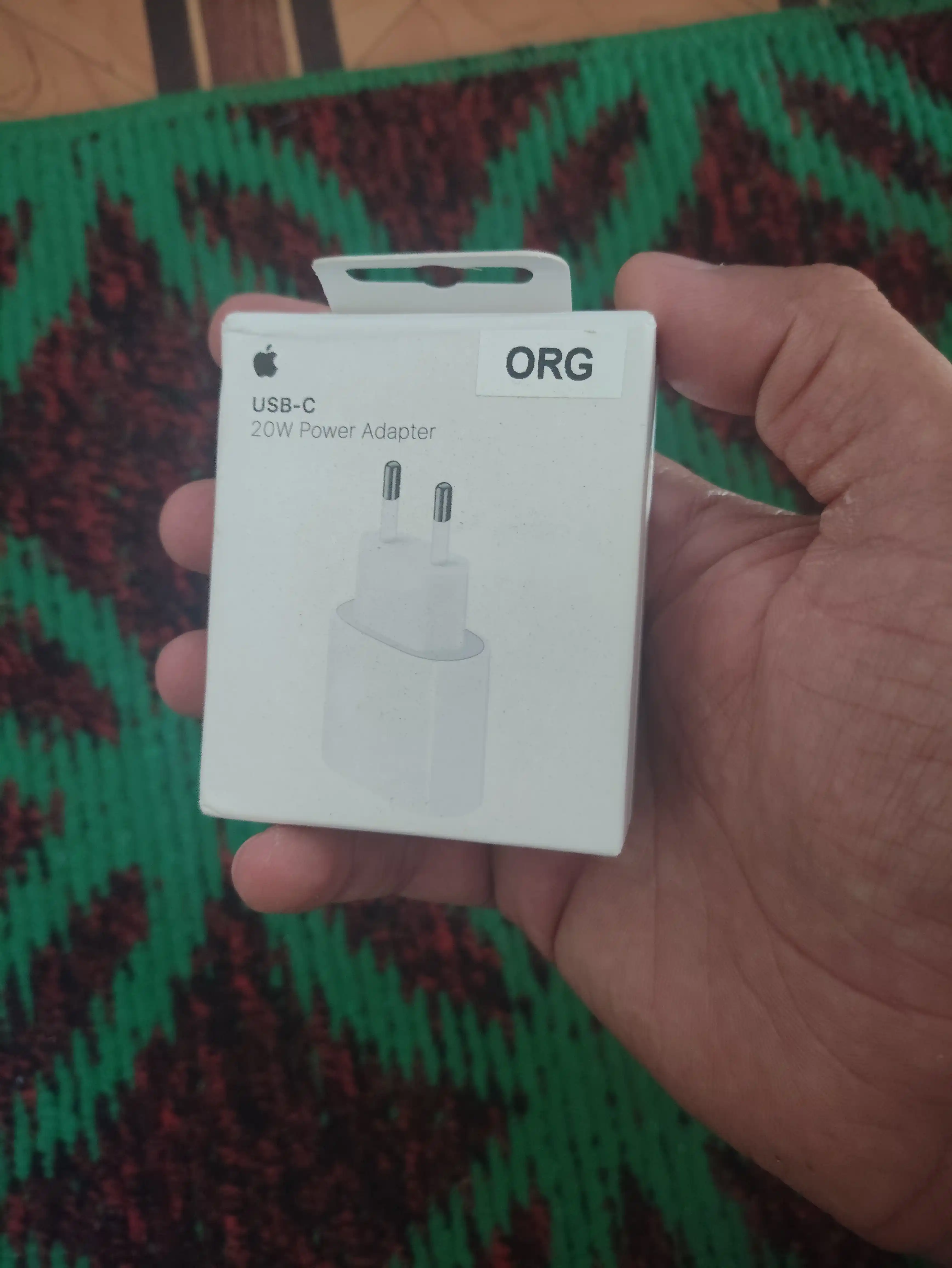 Зарядка для iPhone 20W быстрое зарядное устройство USB-C iPhone 11 ,12,13,14,15,16,17