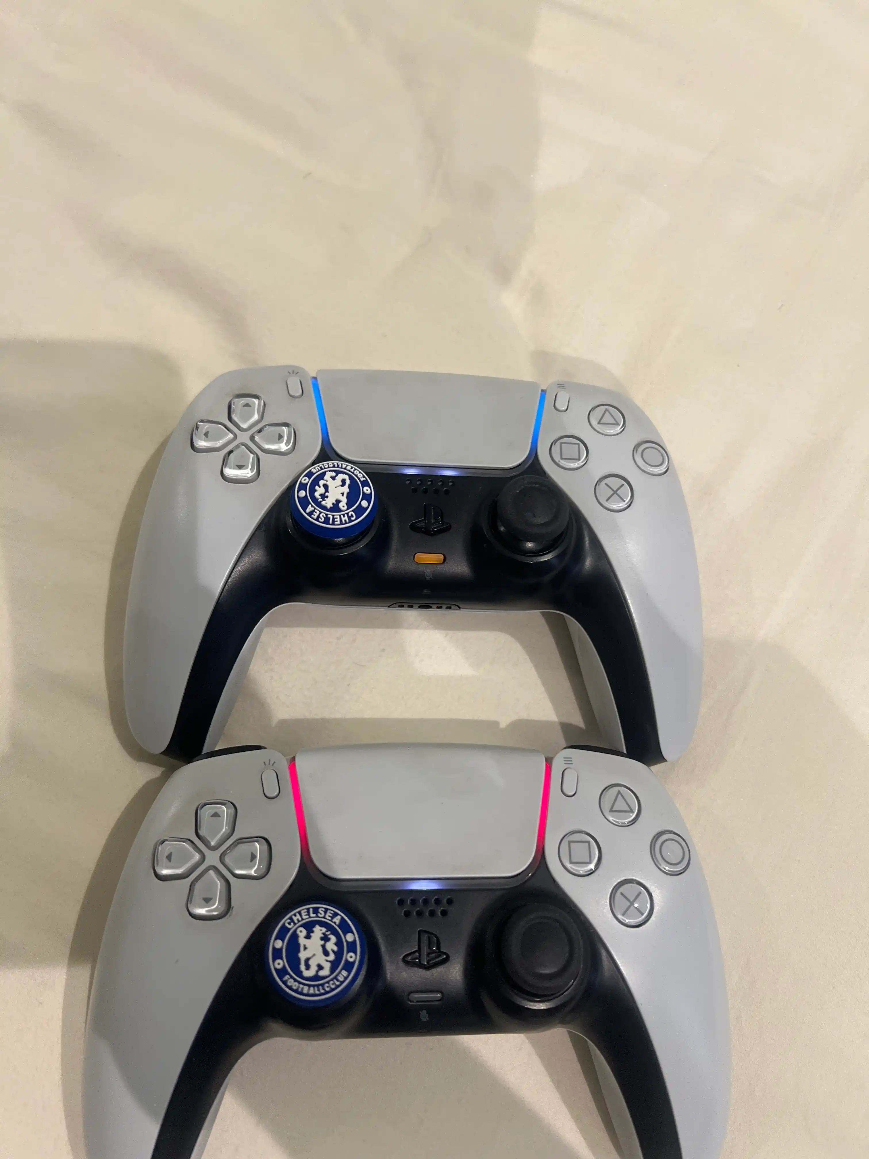 PS4 / PS5 / Xbox uchun futbol komanda rasmli joystik qopqoqlari, 2 dona