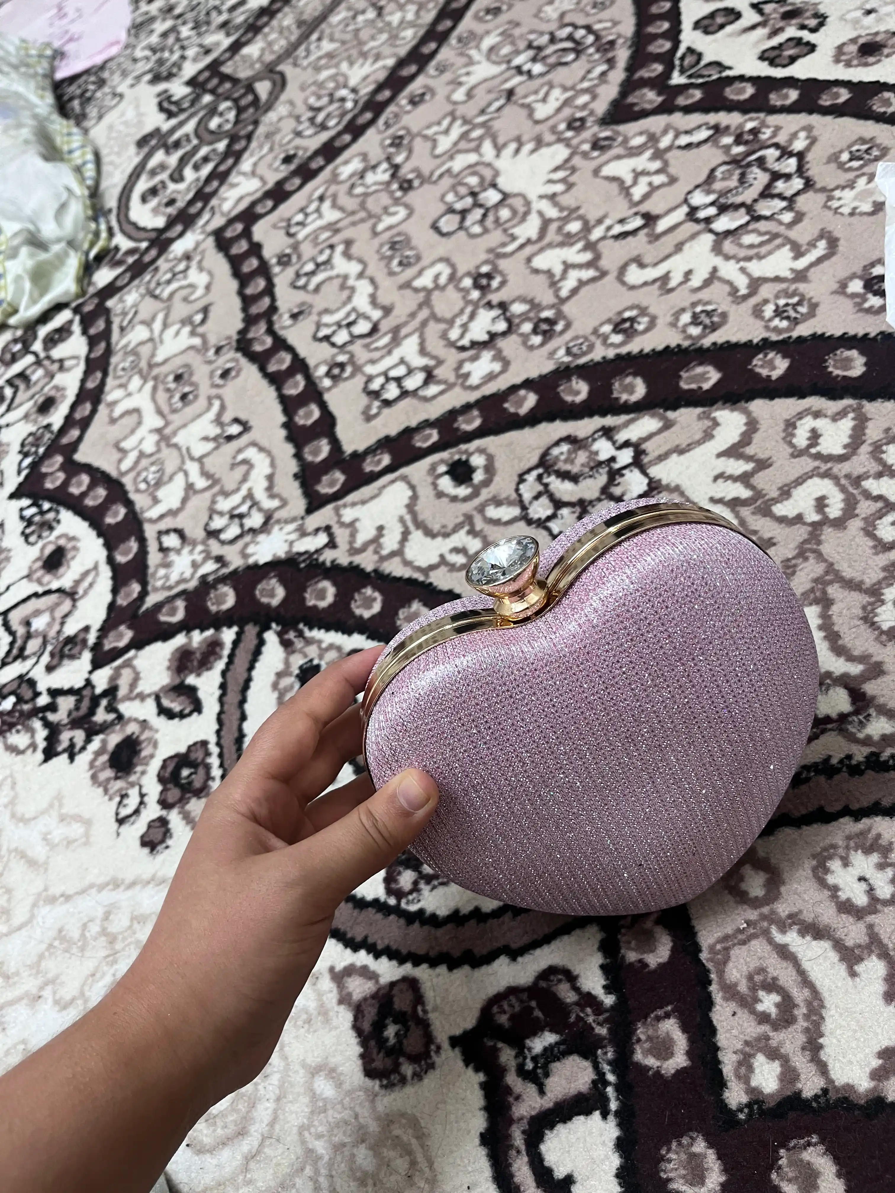 Ayollar sumkasi kross-bodi, yelkama yurak shaklida Xayitga sovg'aga