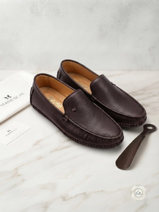 Klassik erkaklar mokasini