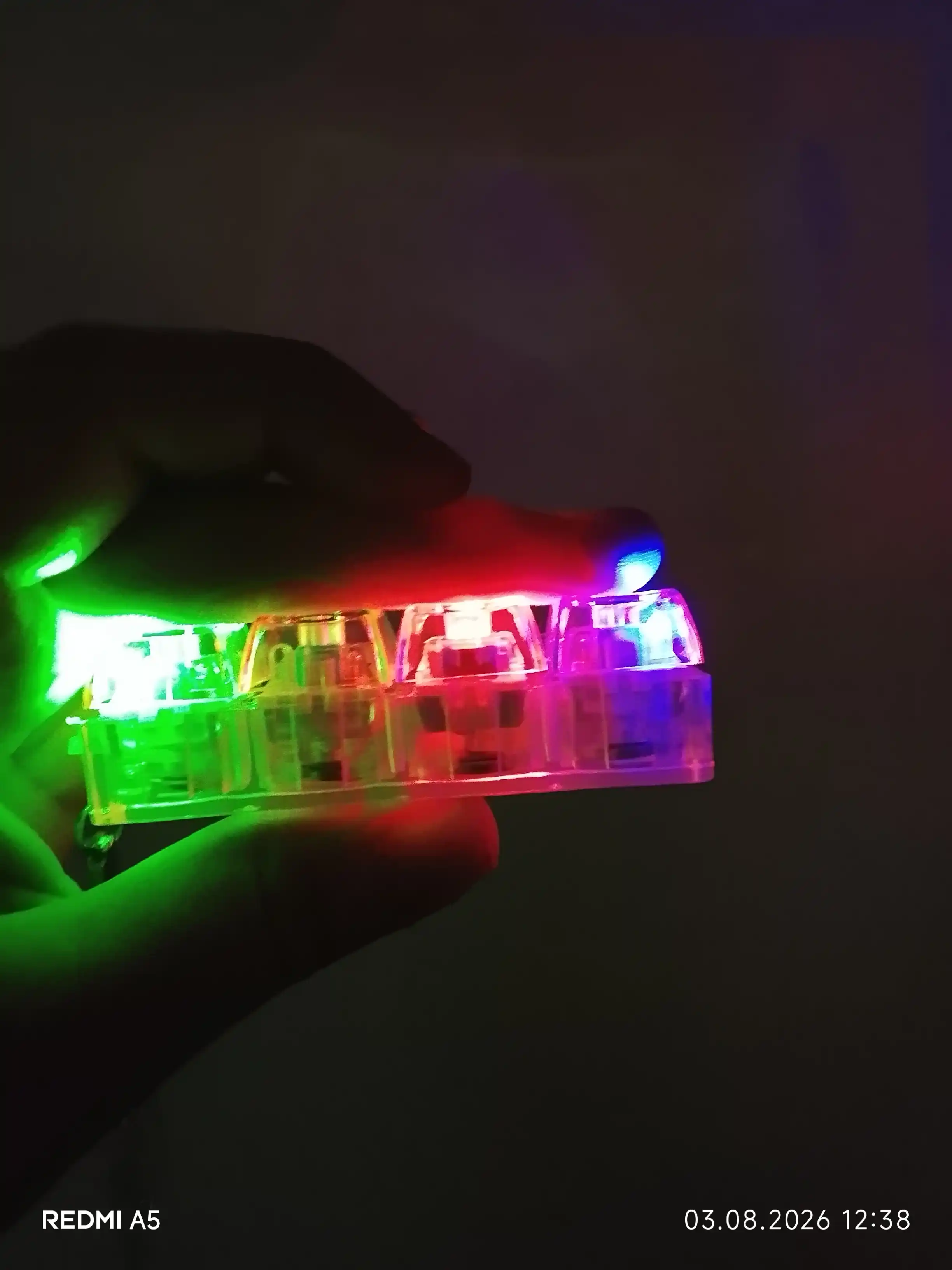 Antistress klaviatura, brelok LED yoritish bilan, mexanik tugmalar, fidget o‘yinchoq
