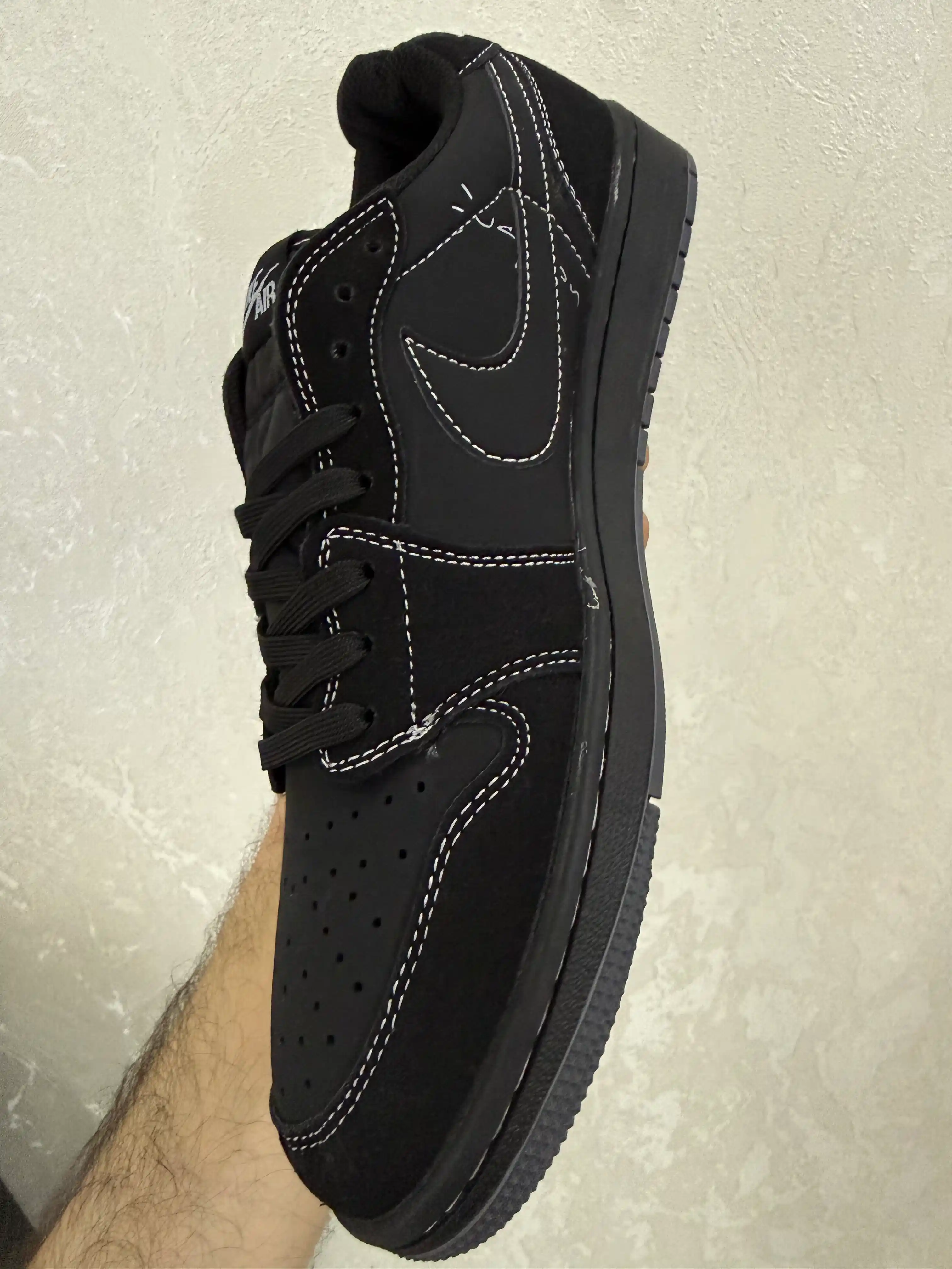 Erkaklar va ayollar uchun Nike Jordan ( 1 o'lcham katta olish tavsiya qilinadi !)