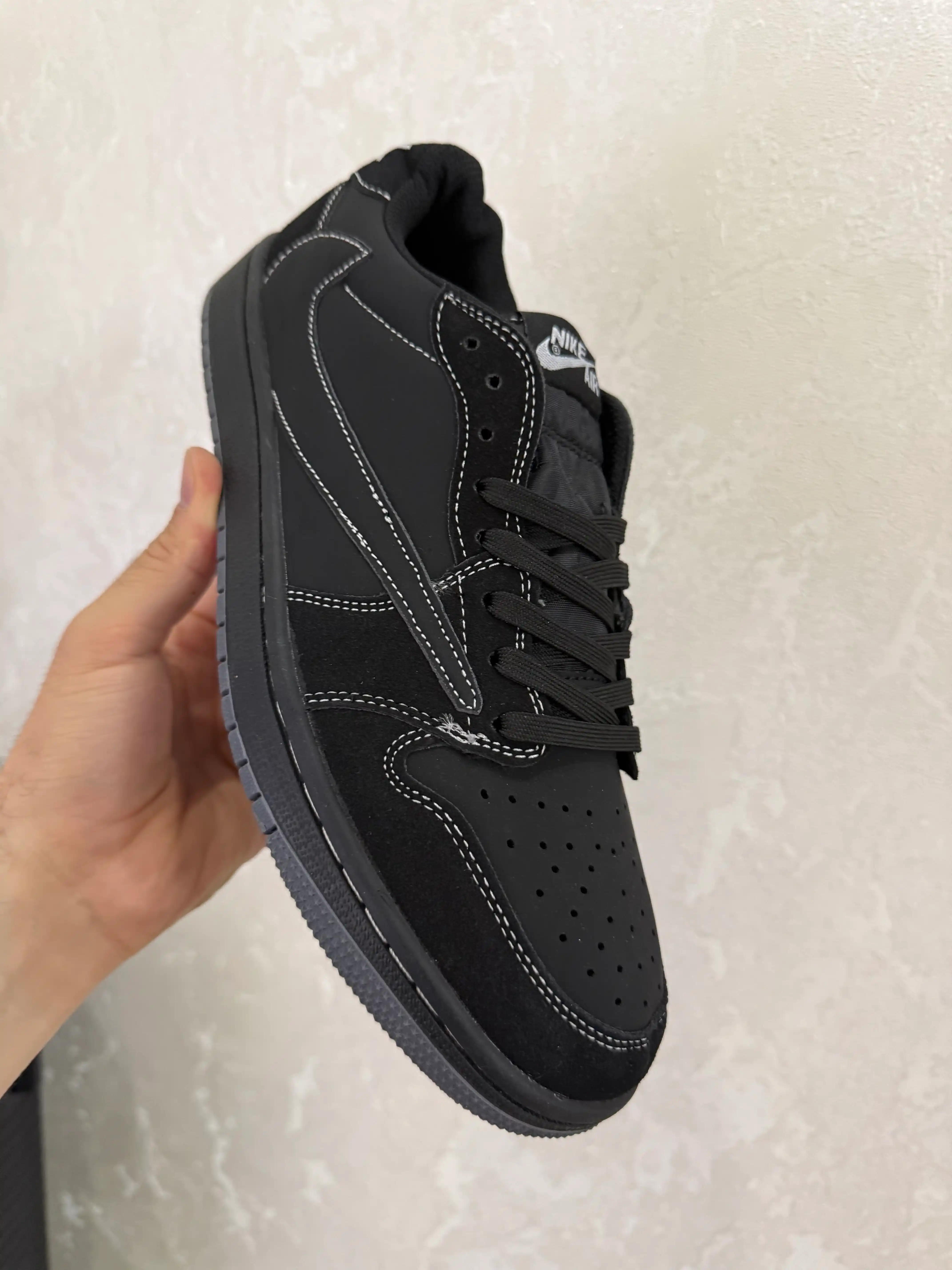 Erkaklar va ayollar uchun Nike Jordan ( 1 o'lcham katta olish tavsiya qilinadi !)