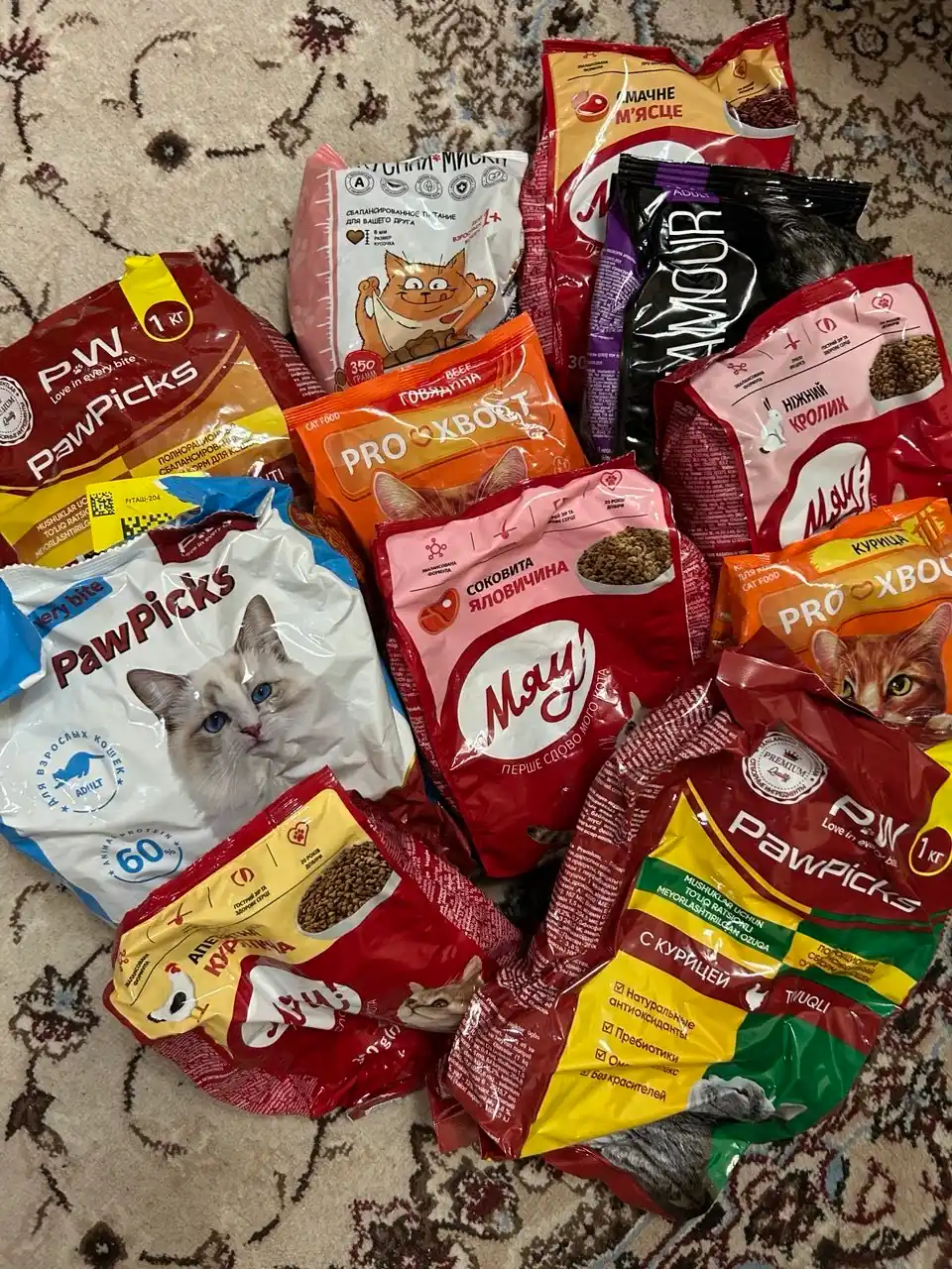 Вкусная миска сухой корм для кошек мясное ассорти 350 гр