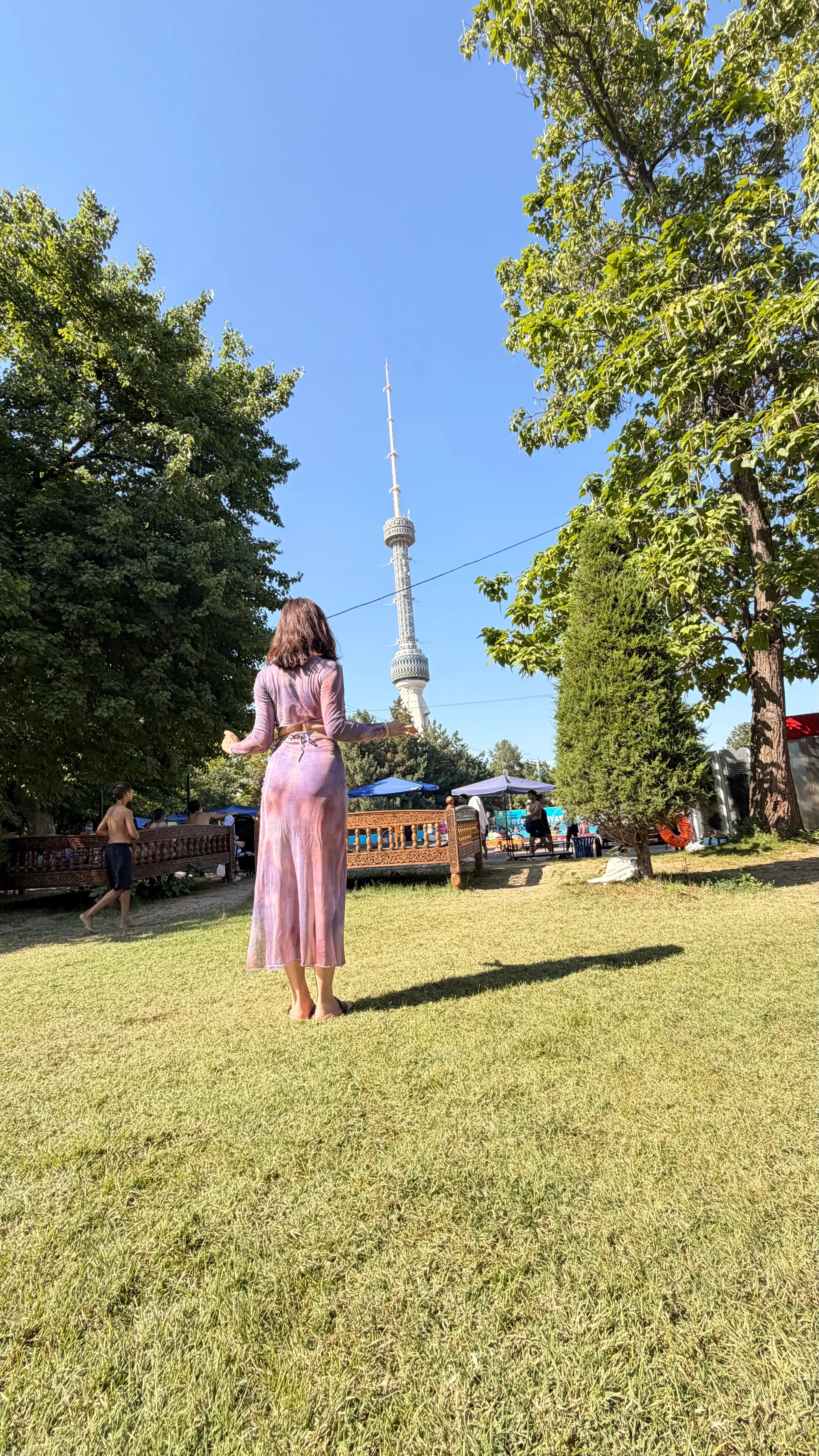 Ayollar uchun 4 ta 1 da ajraladigan cho‘milish kiyimi, pareo yubka va bikini yopinchig‘i bilan