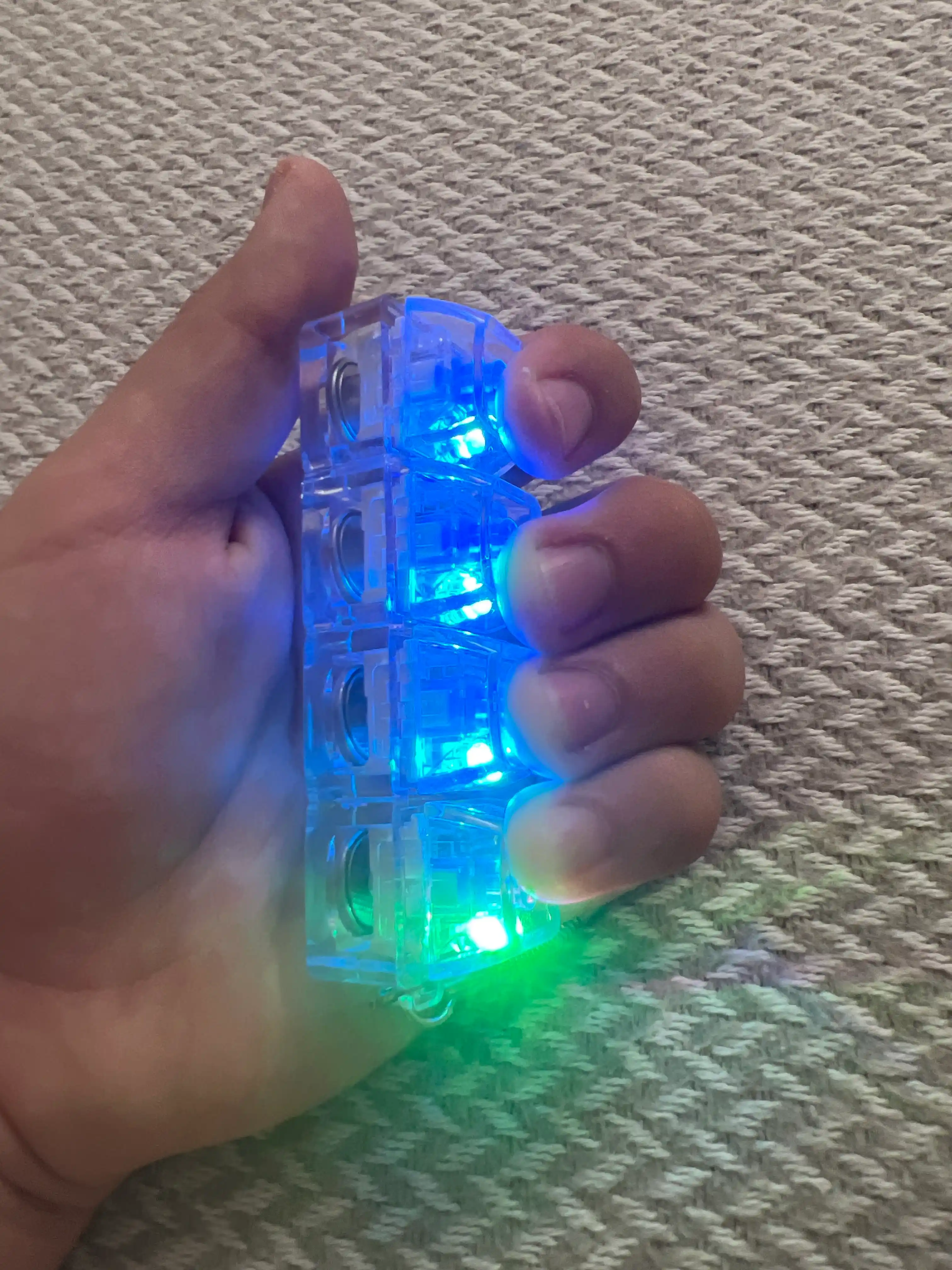 Stressga Qarshi Brelok-Klaviatura, RGB Antistress Keyboard
