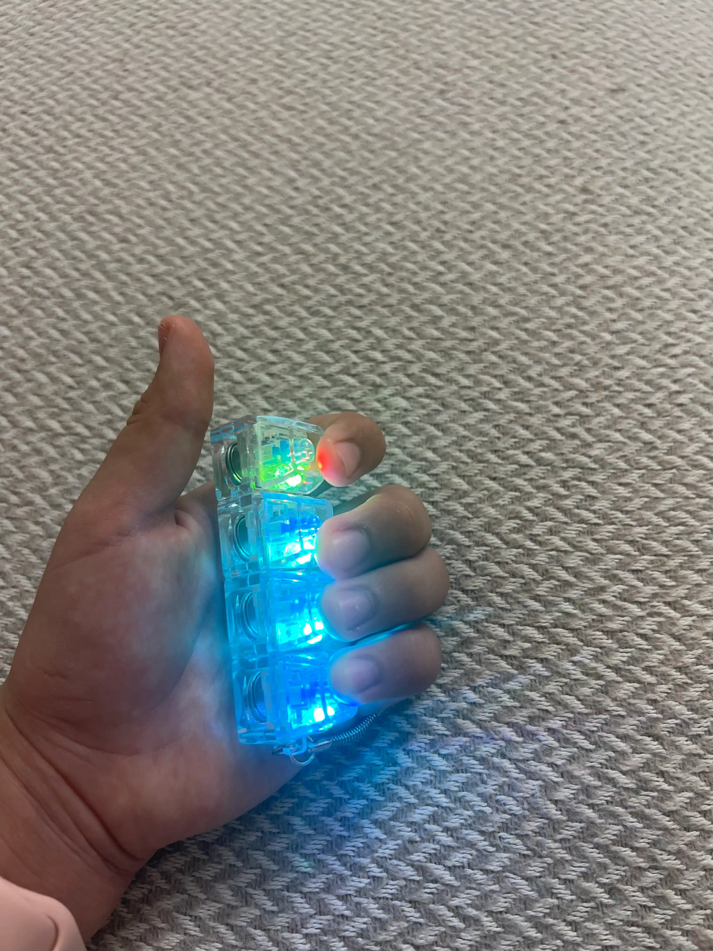 Stressga Qarshi Brelok-Klaviatura, RGB Antistress Keyboard