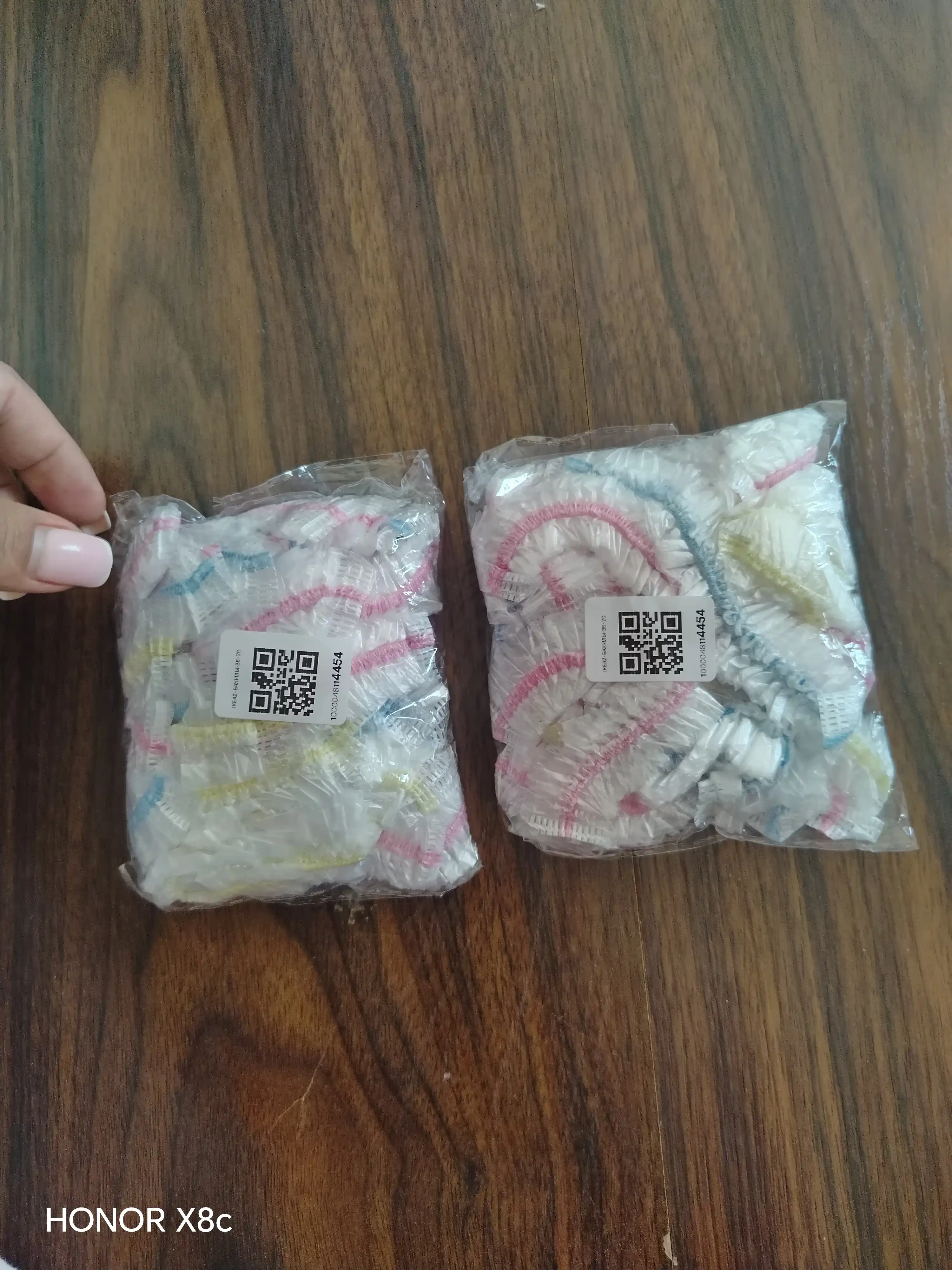 Oziq-ovqat mahsulotlarini saqlash uchun ko'p martalik elastik streych paketlar baxila