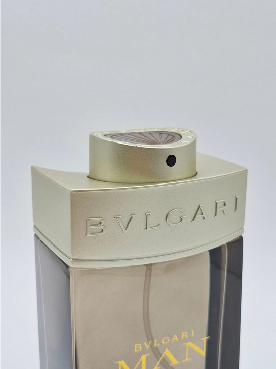 BVLGARI Erkaklar uchun yog‘och-sitrus iforli "Man Wood Essence" atir suvi, 100 ml
