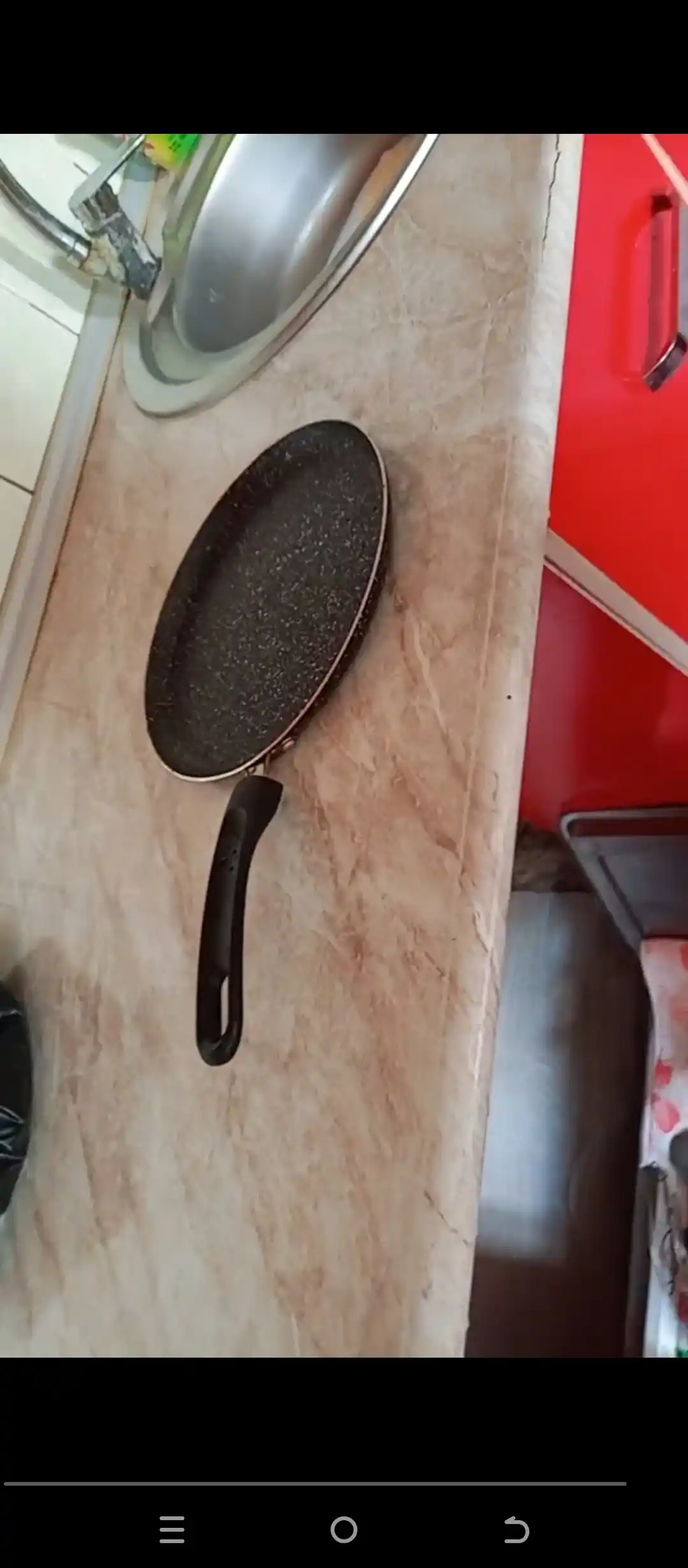 Blinnitsa tagiga olmaydigan quymoq va blinchiklar uchun tova, cheti past, 24 sm